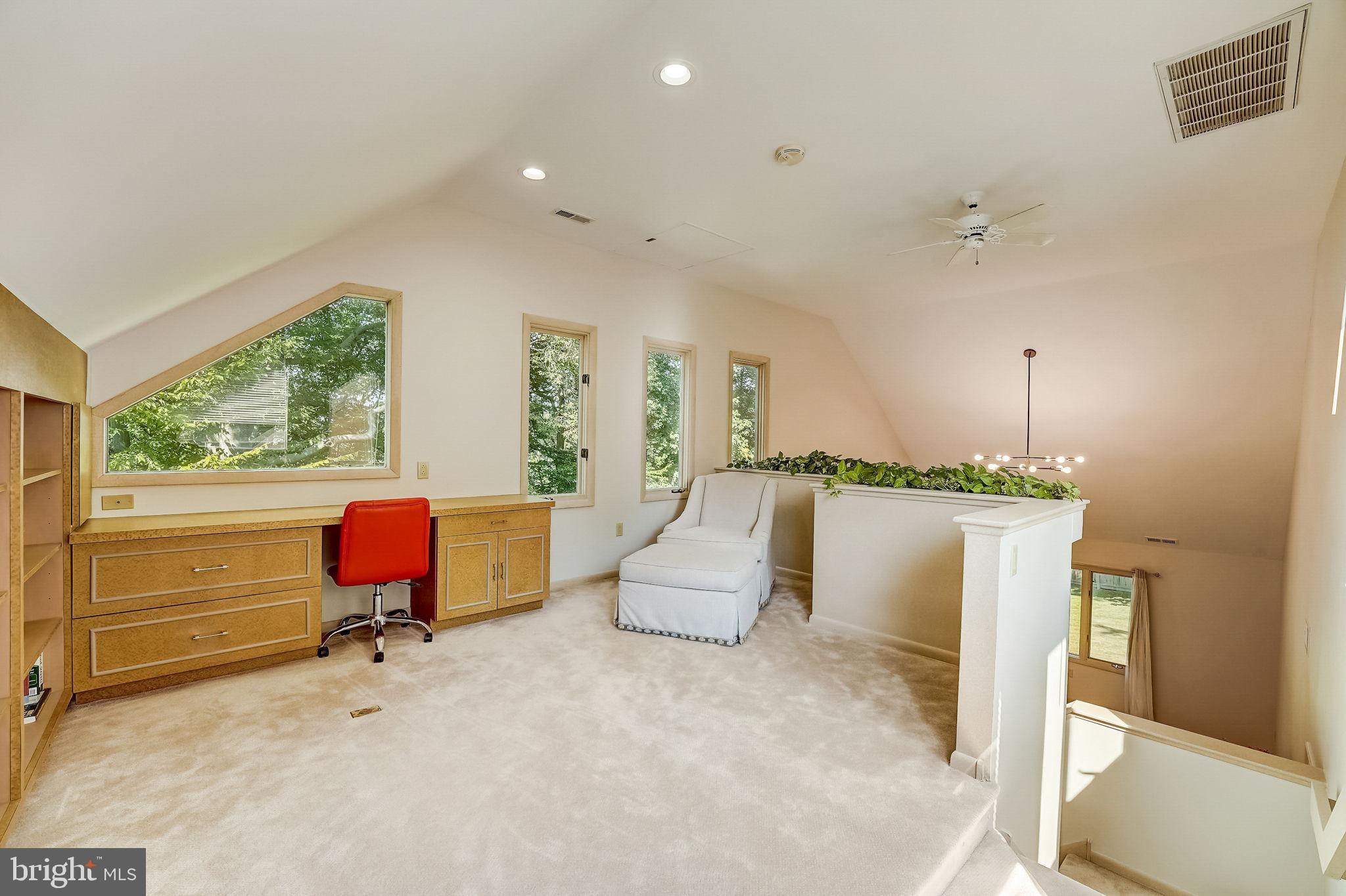 INDIAN CREEK - Residential