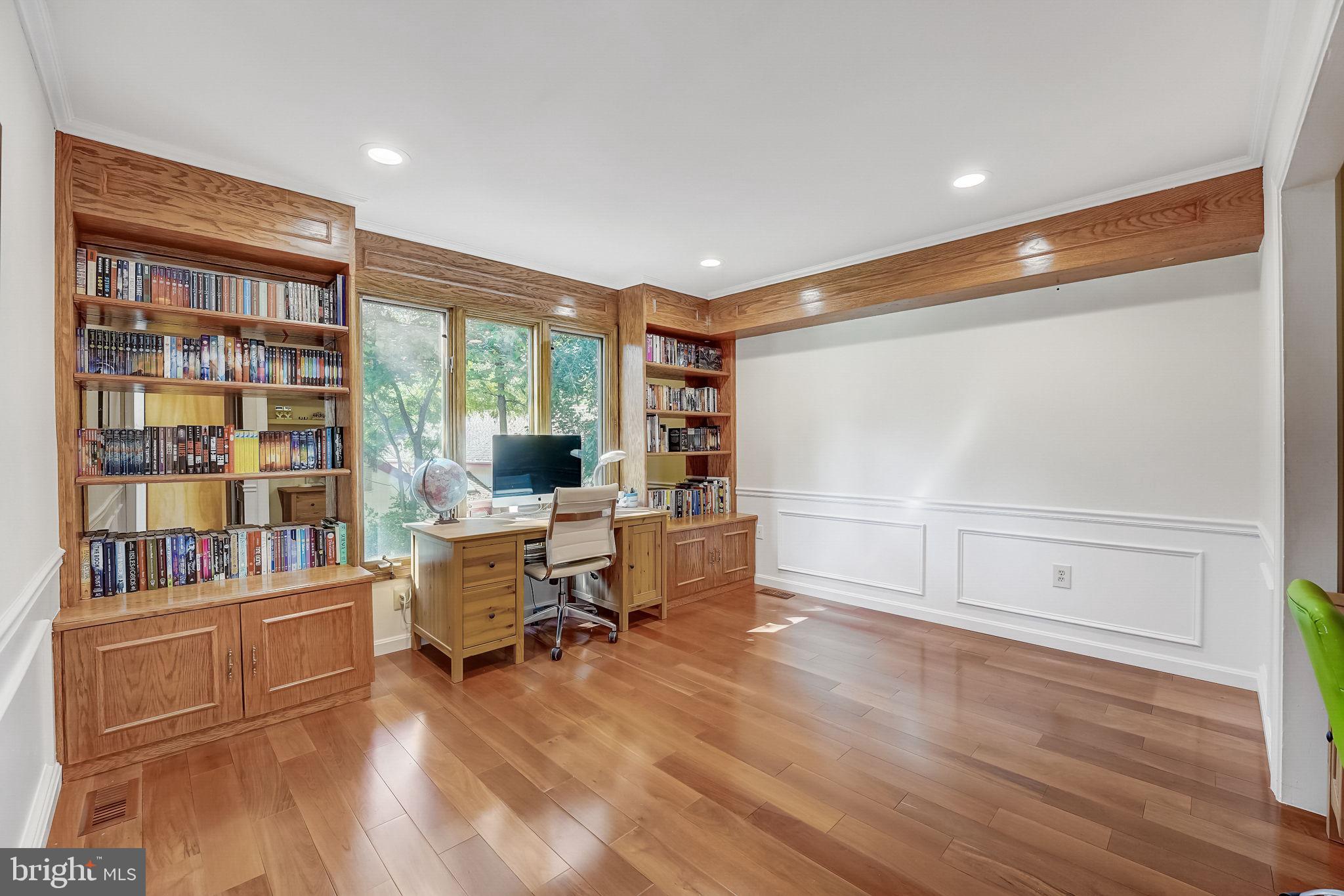 INDIAN CREEK - Residential