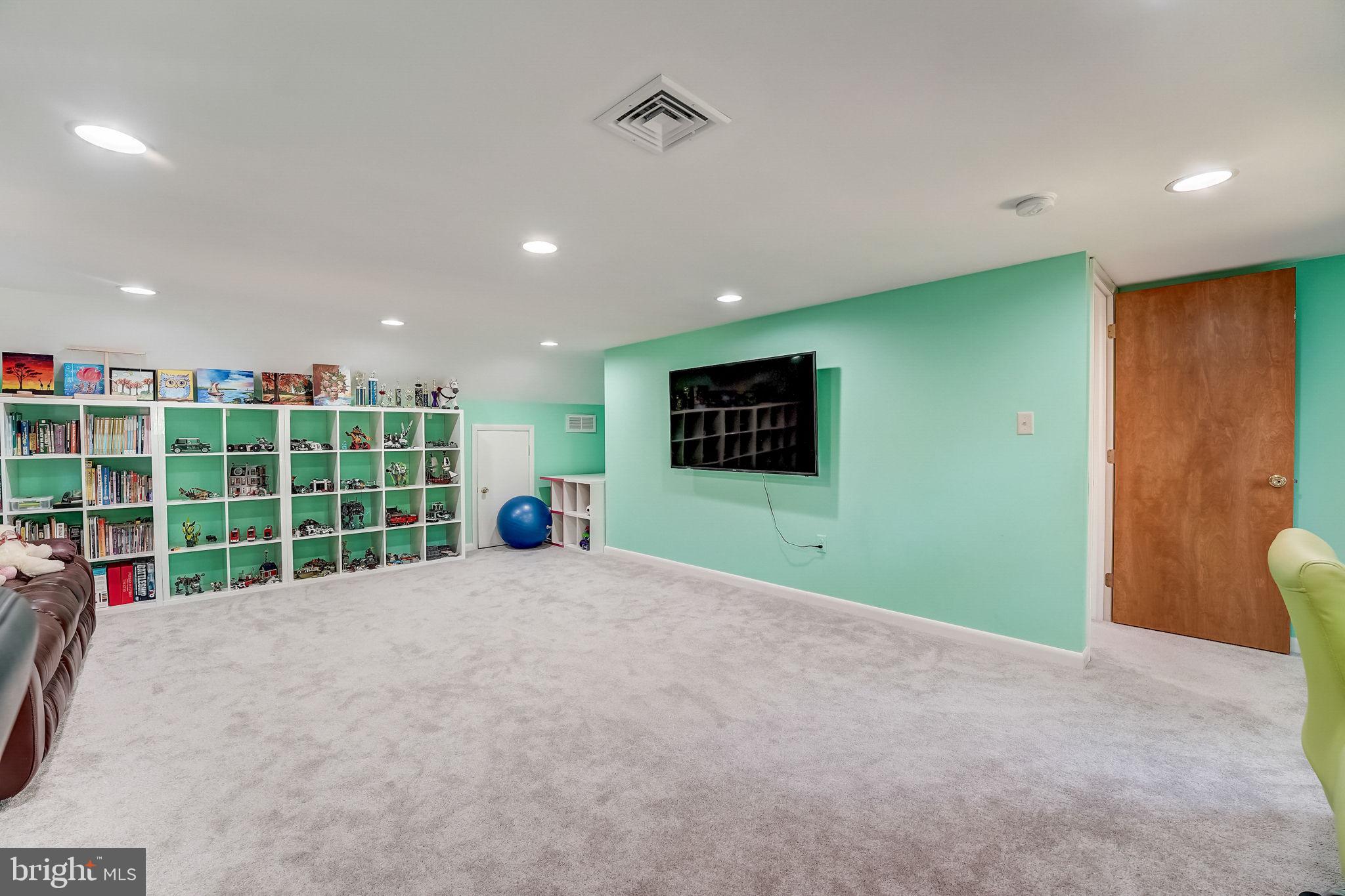 INDIAN CREEK - Residential