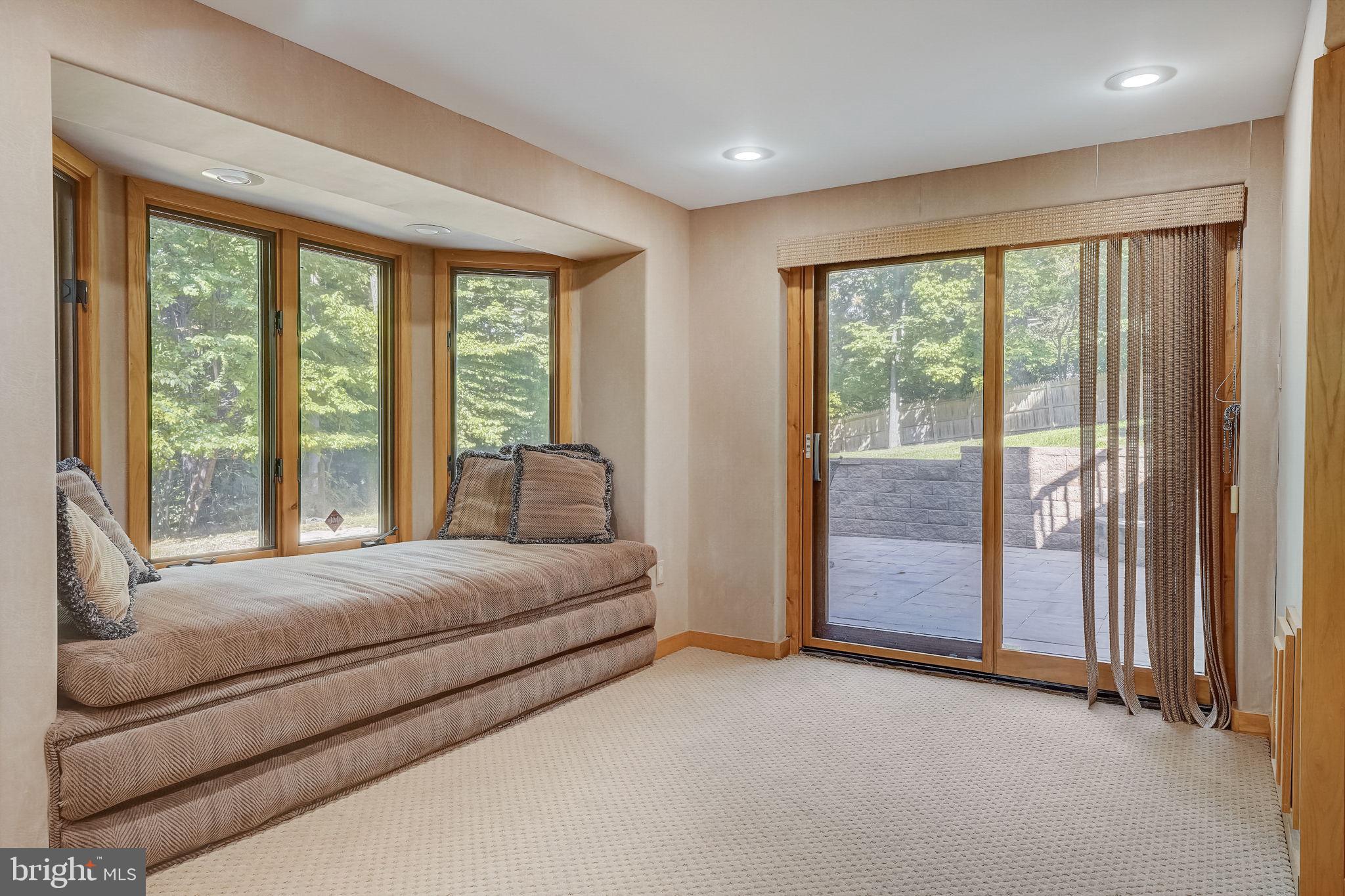 INDIAN CREEK - Residential