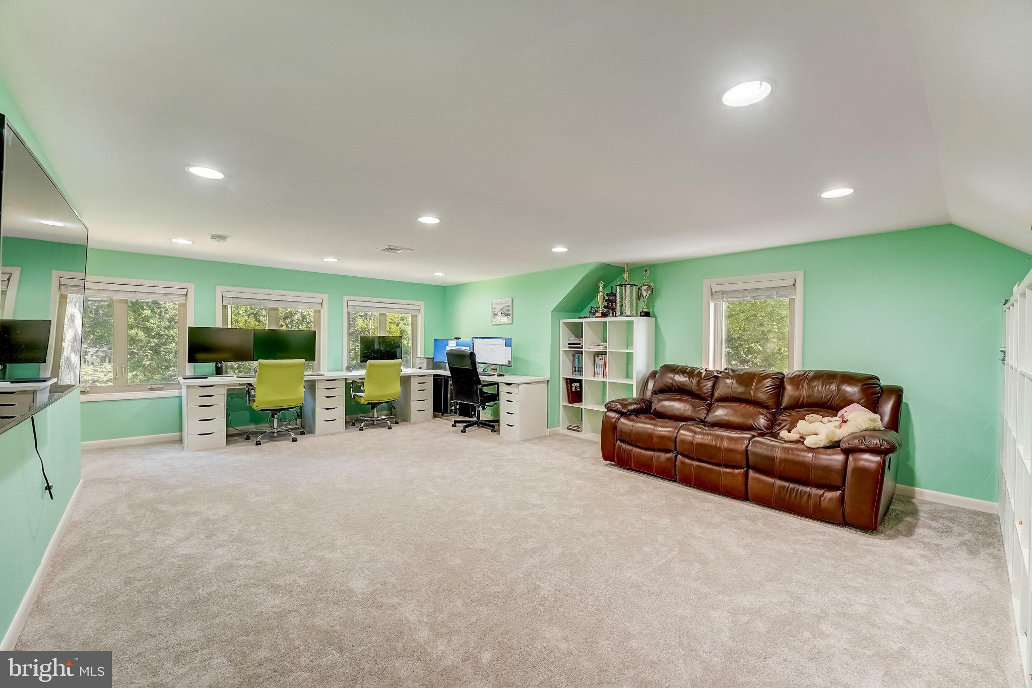 INDIAN CREEK - Residential