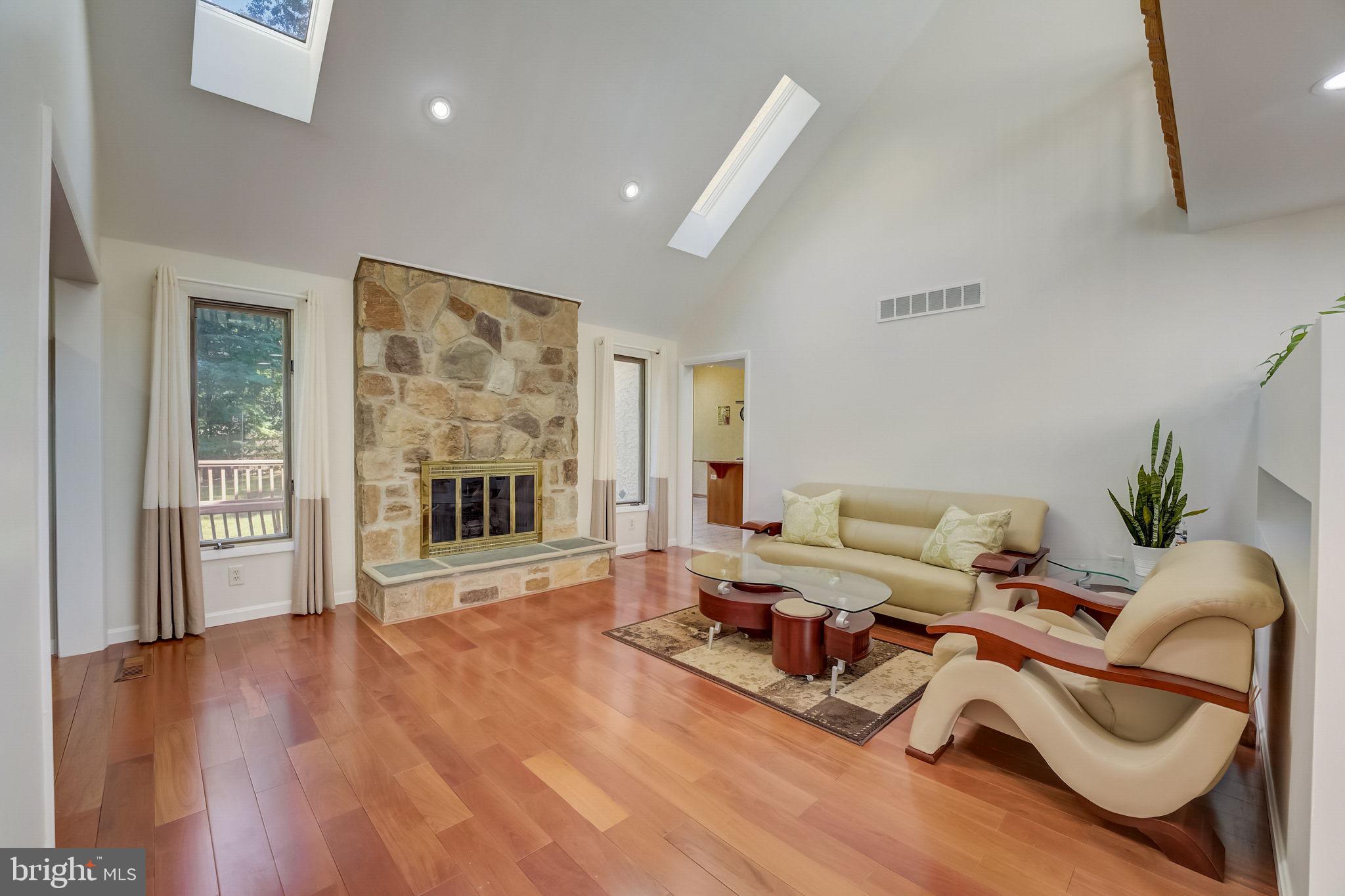 INDIAN CREEK - Residential