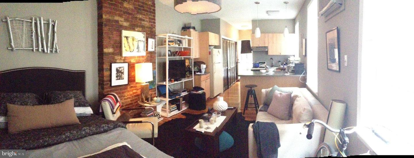 QUEEN VILLAGE - Residential Income