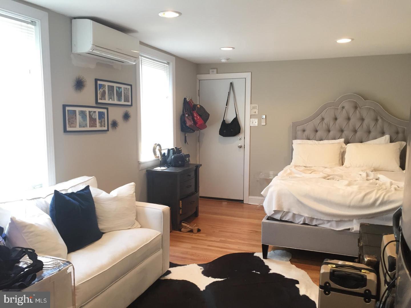 QUEEN VILLAGE - Residential Income