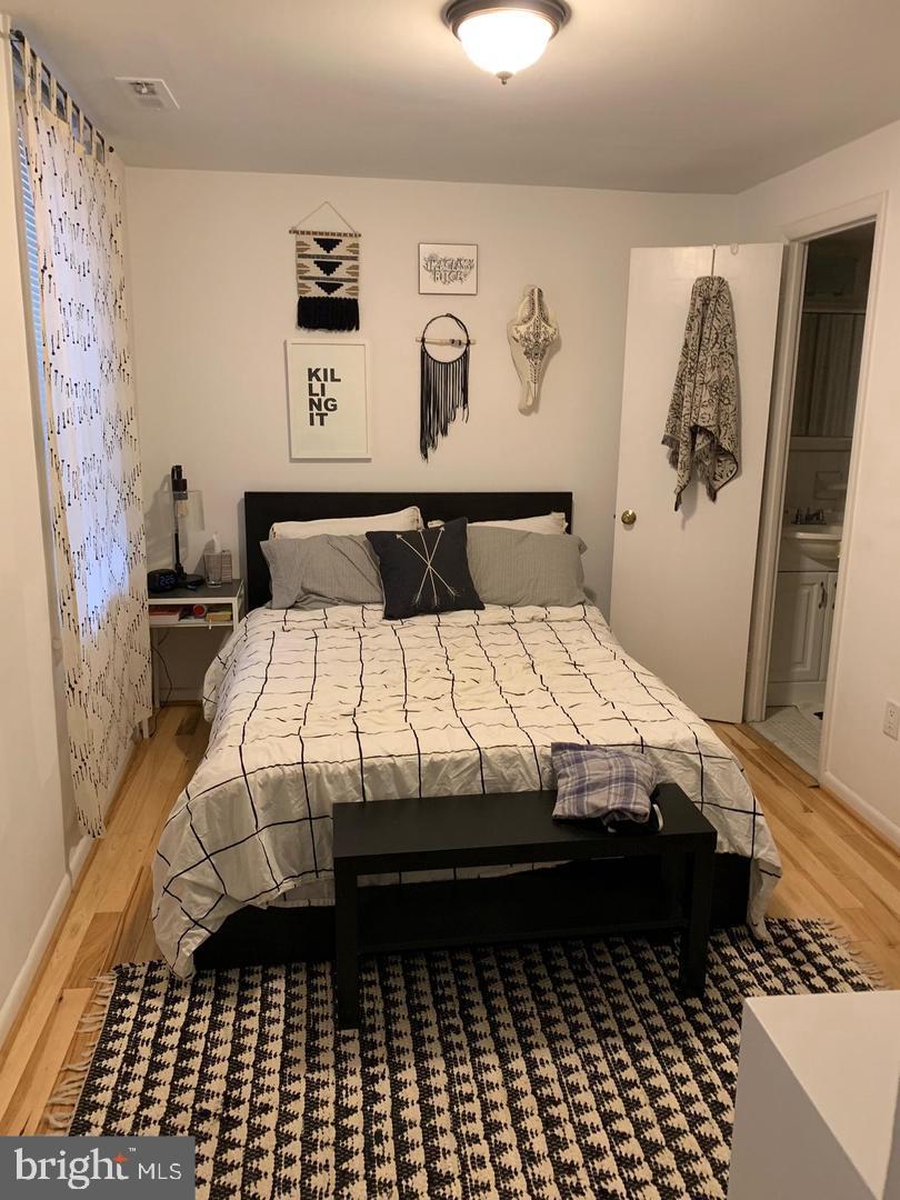 QUEEN VILLAGE - Residential Income