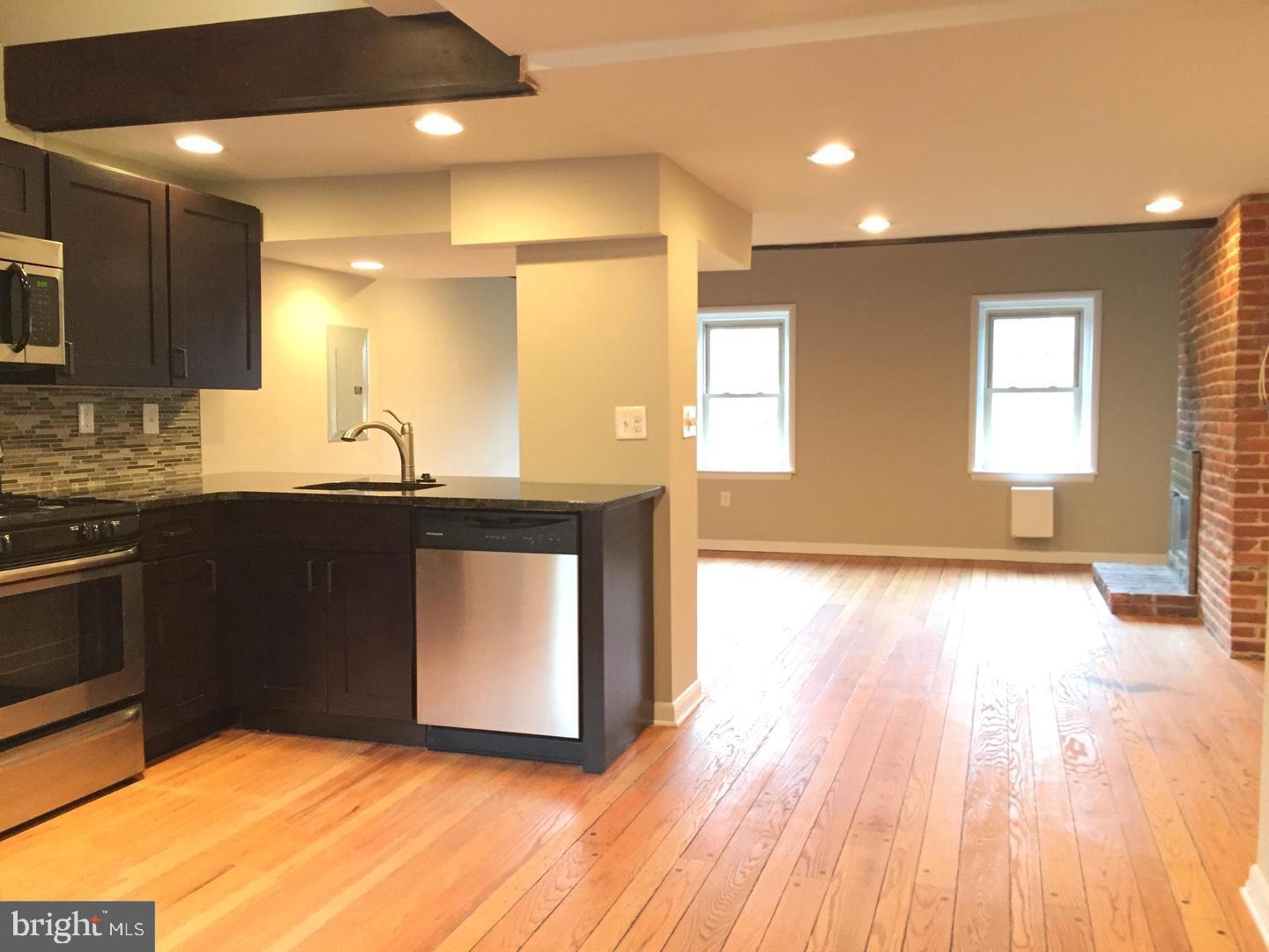 QUEEN VILLAGE - Residential Income