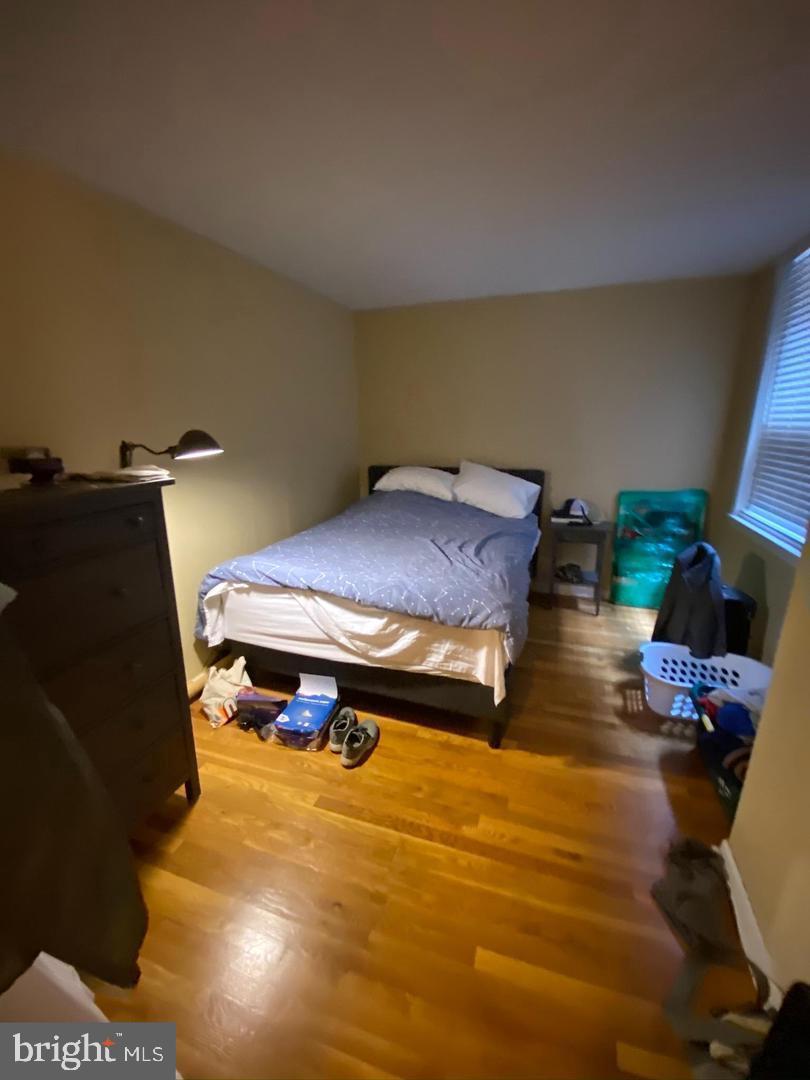 QUEEN VILLAGE - Residential Income