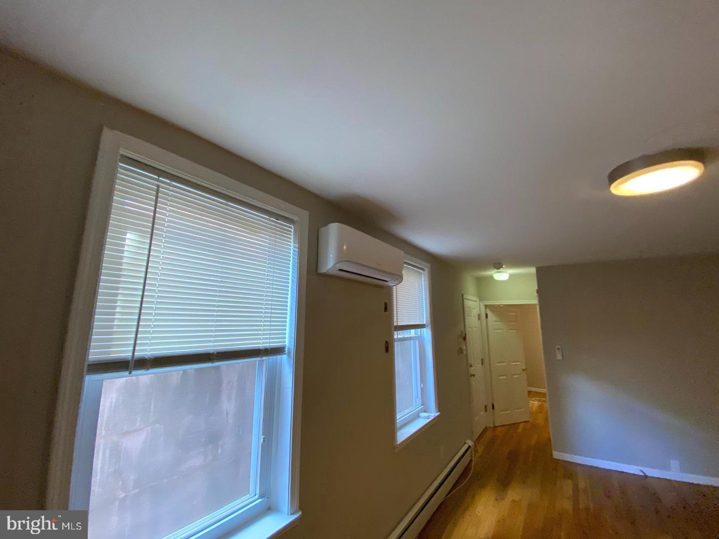 QUEEN VILLAGE - Residential Income