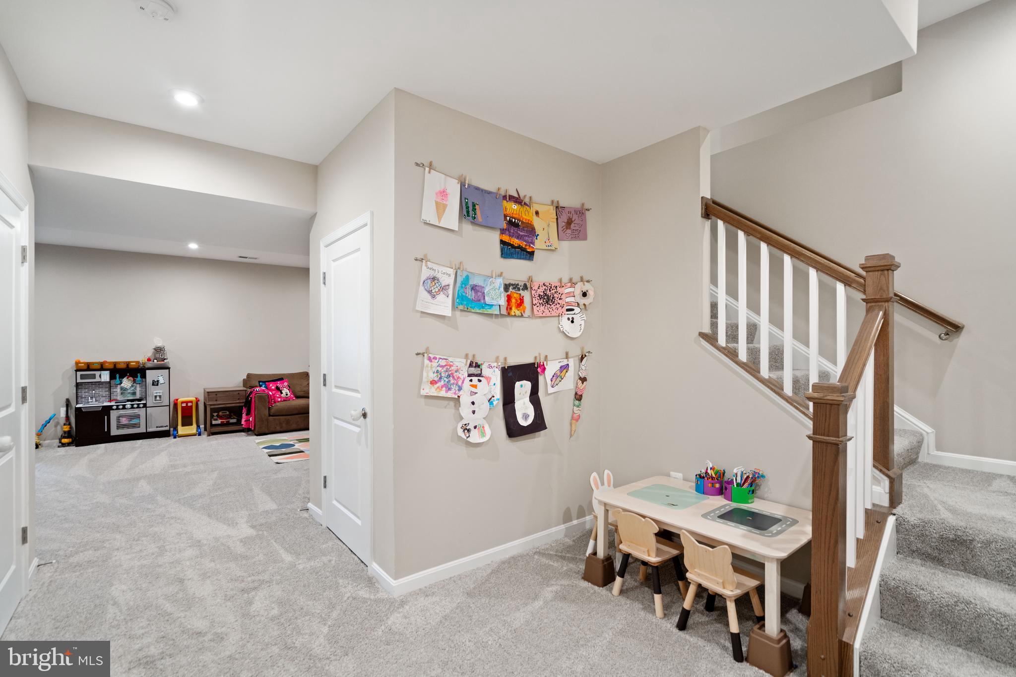 ABRAMS POINTE - Residential