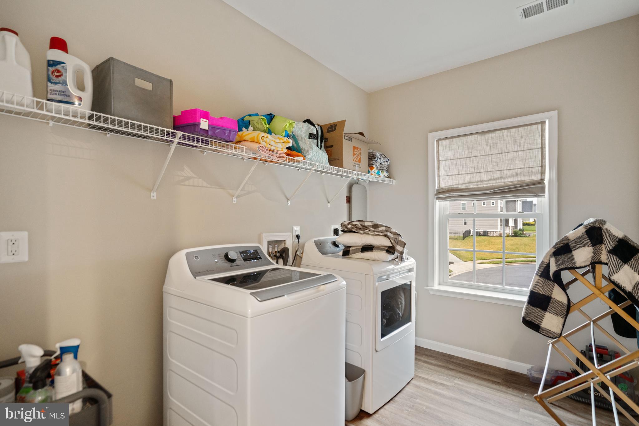 ABRAMS POINTE - Residential