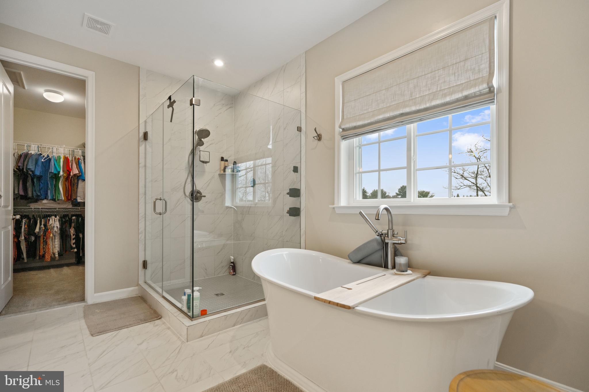 ABRAMS POINTE - Residential