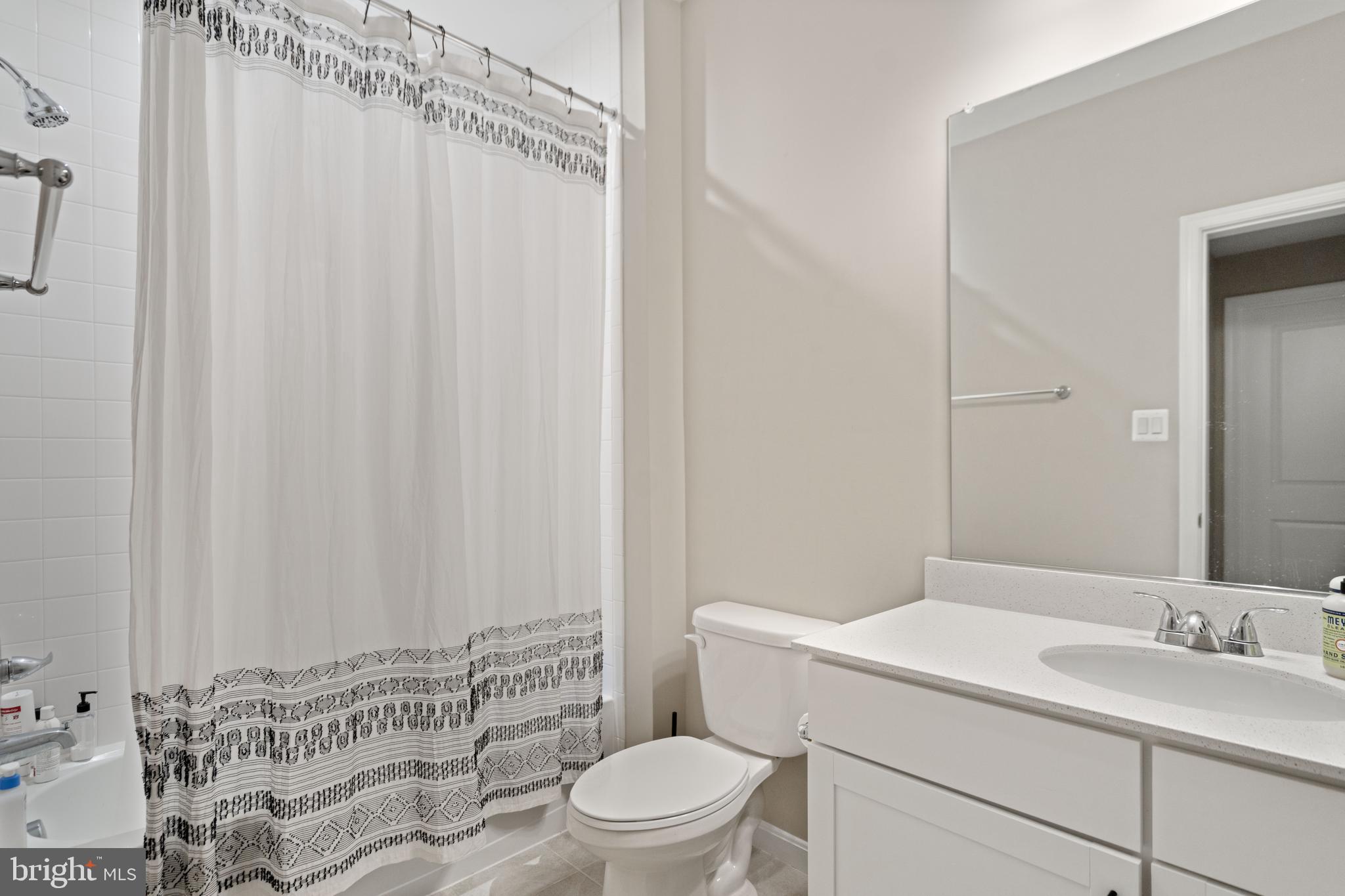 ABRAMS POINTE - Residential