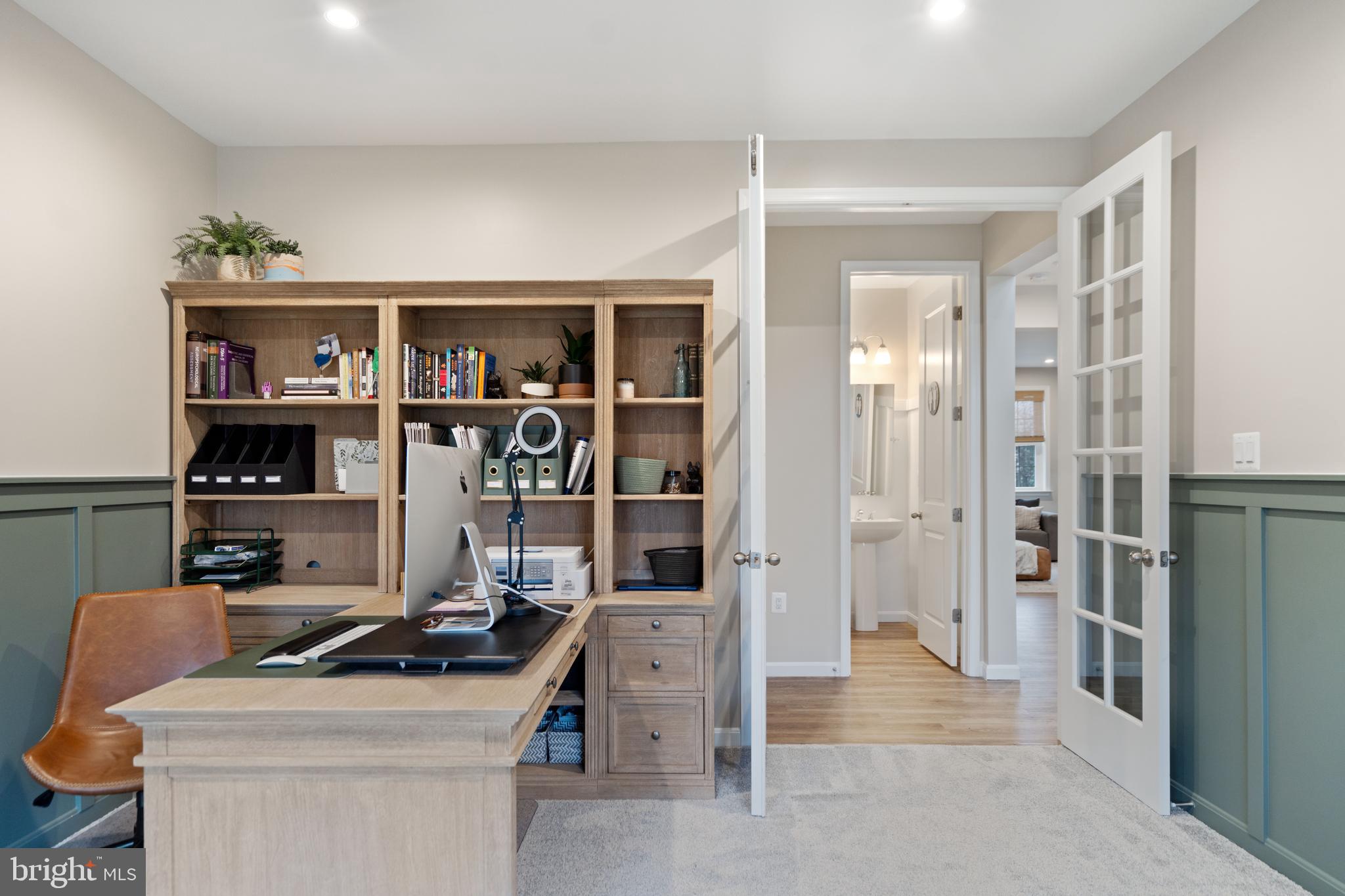 ABRAMS POINTE - Residential