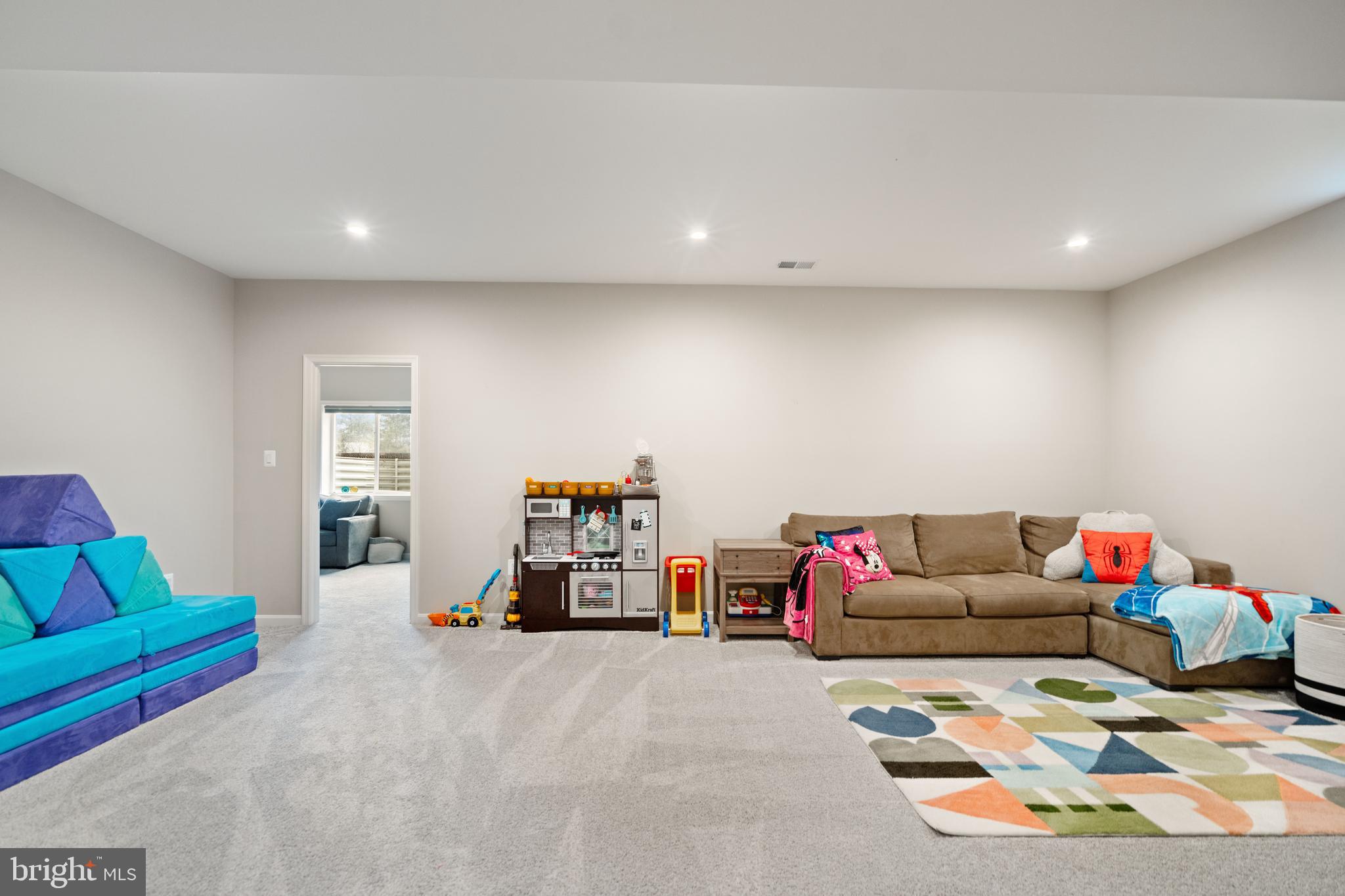 ABRAMS POINTE - Residential