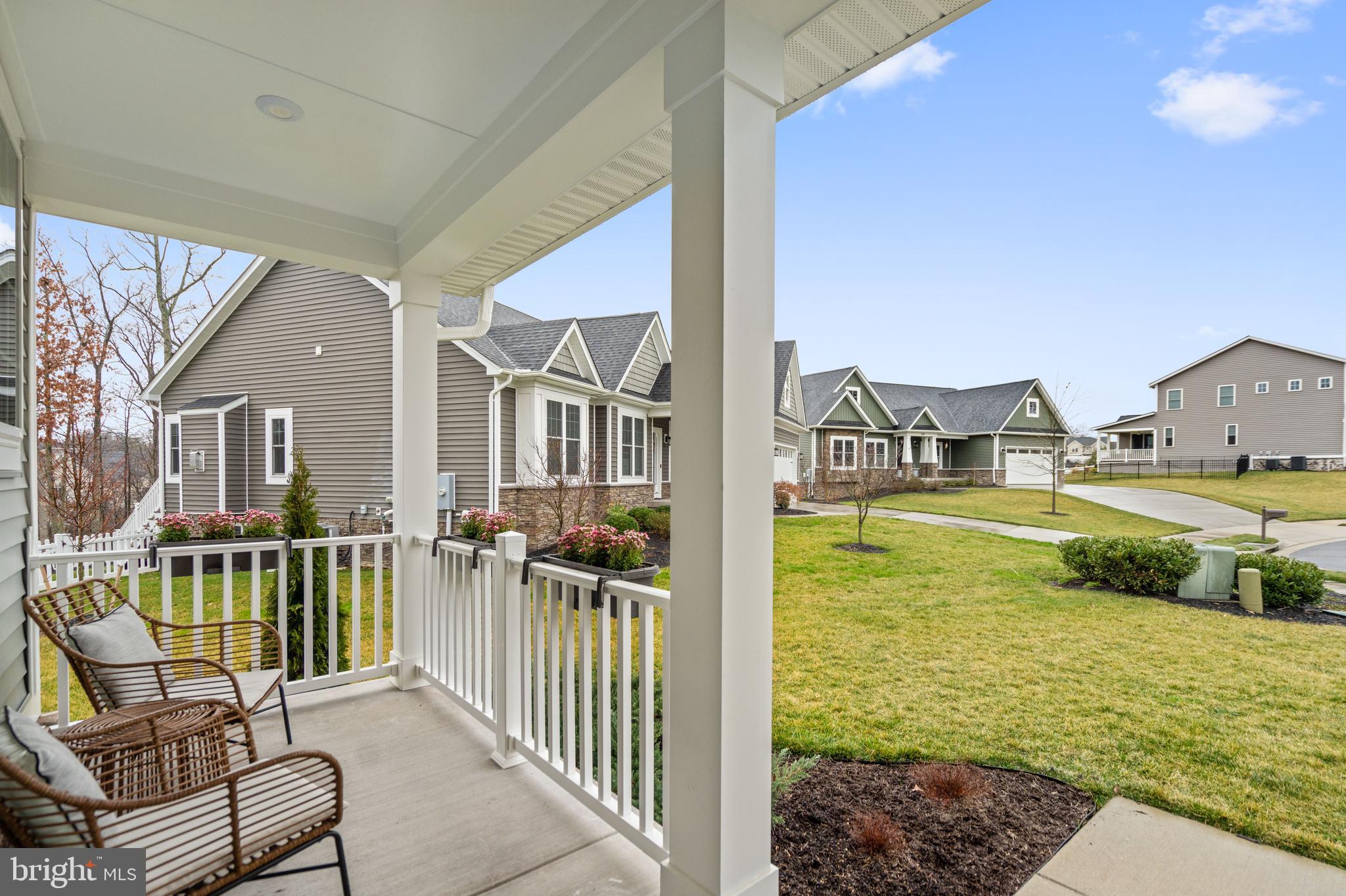 ABRAMS POINTE - Residential