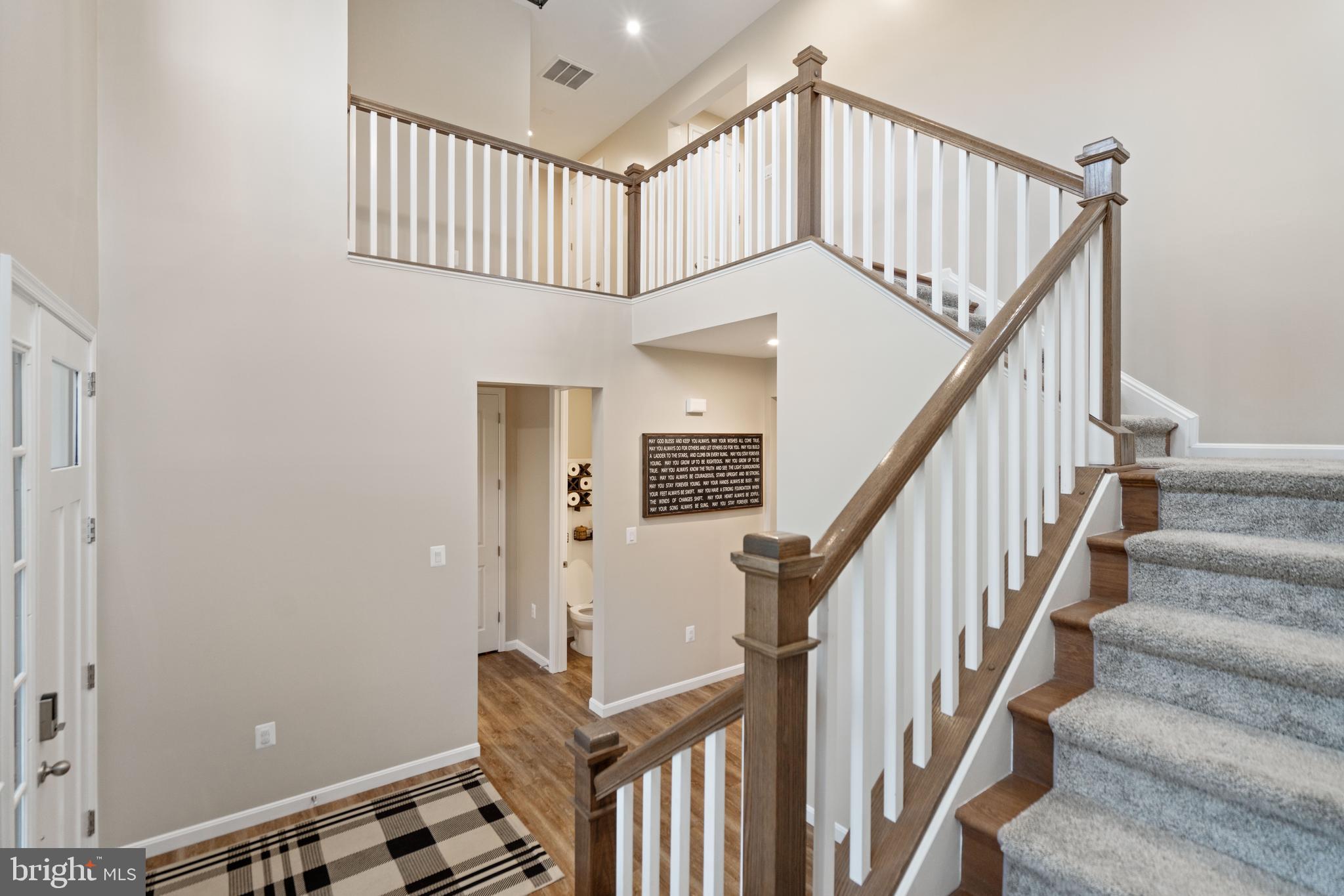 ABRAMS POINTE - Residential