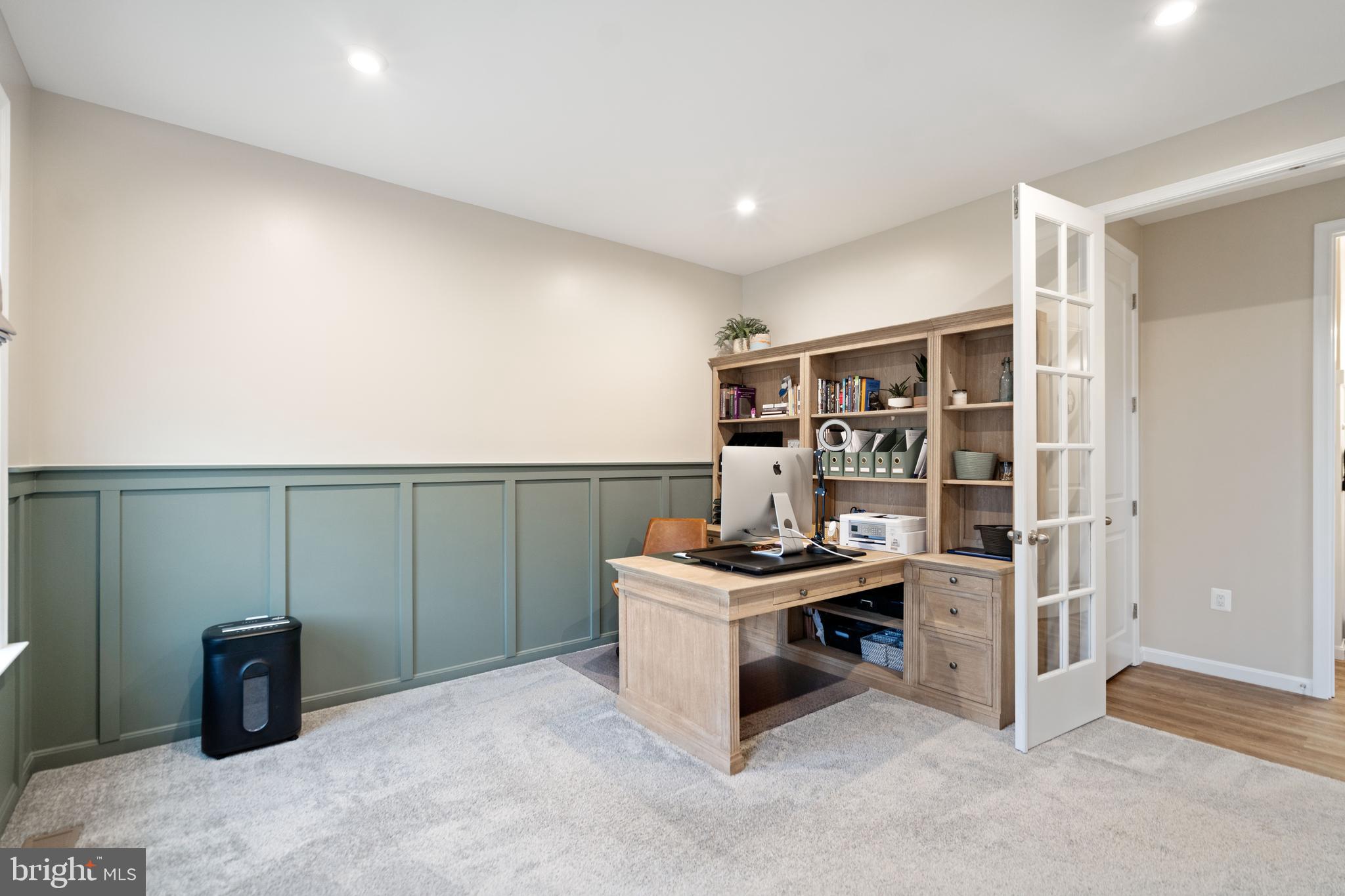 ABRAMS POINTE - Residential