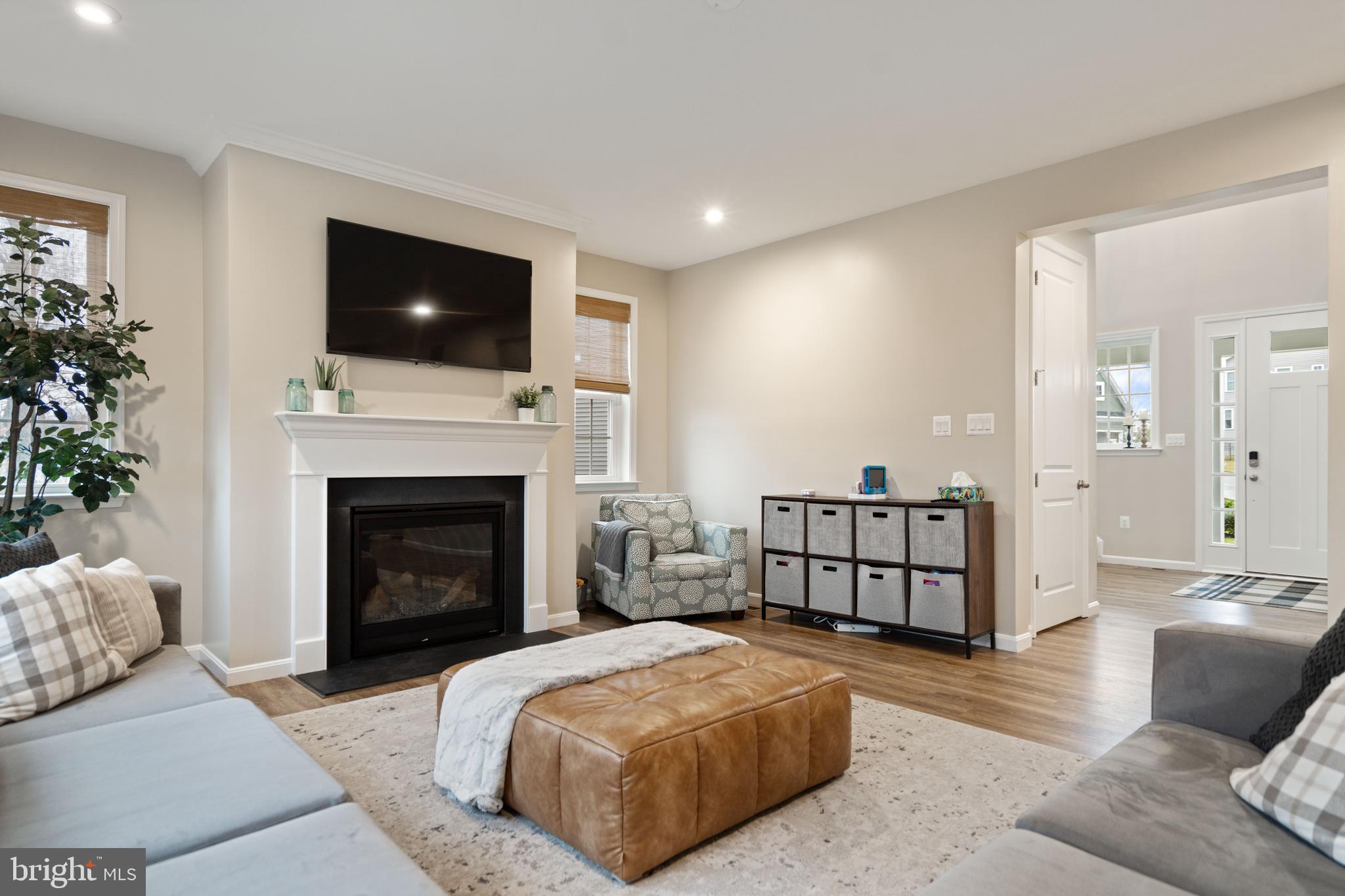 ABRAMS POINTE - Residential