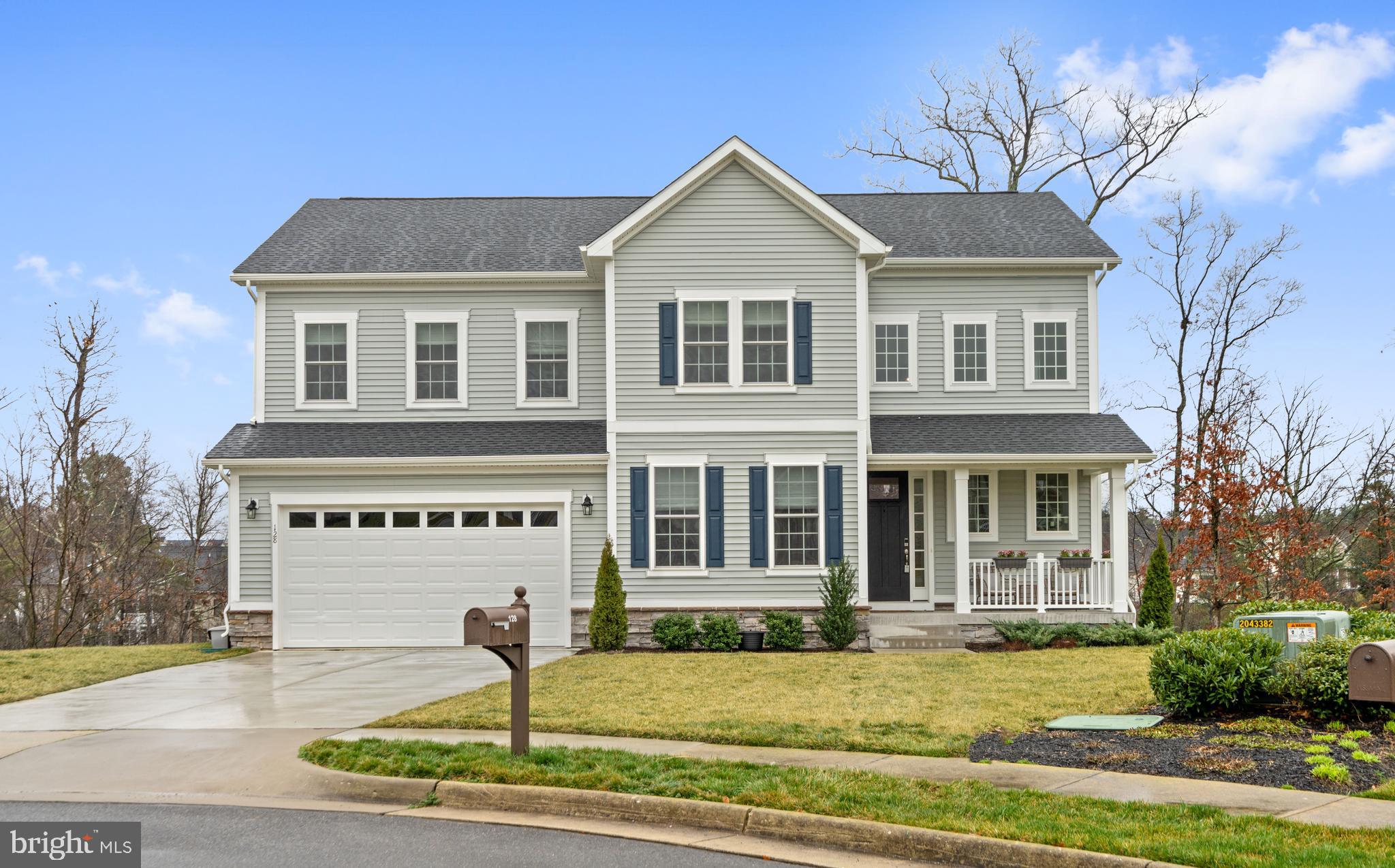 ABRAMS POINTE - Residential