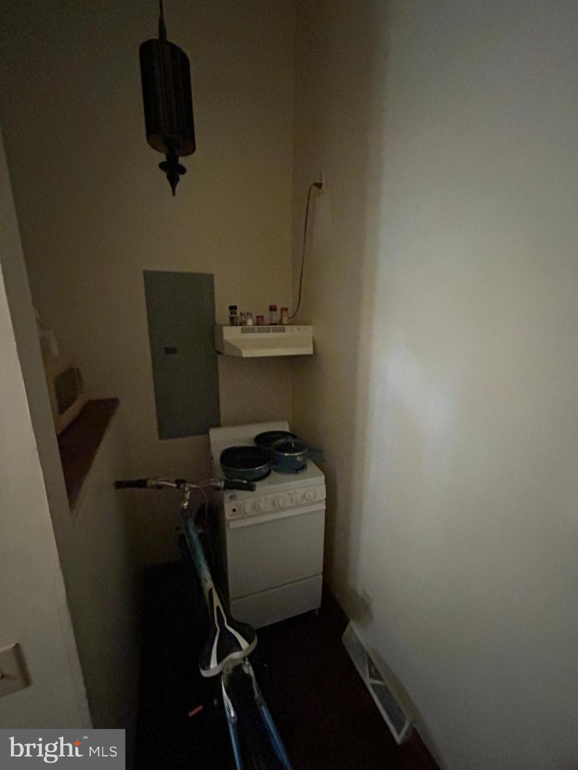 HUNTLEY HALL - Residential