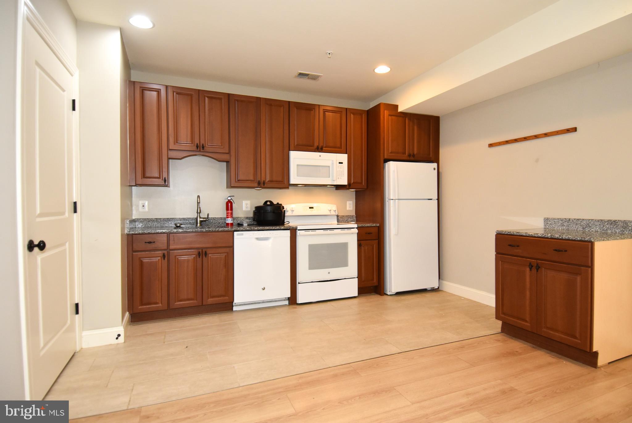 ALTA VISTA GARDENS - Residential Lease