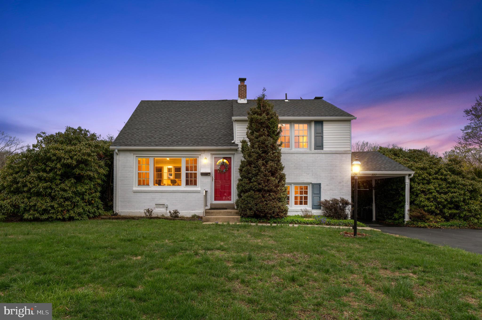 ** OFFER DEADLINE MONDAY, April 14th AT 12:00PM, Seller will review all offers and respond by Tuesday. Seller reserves the right to accept an offer prior to the deadline**
Welcome to 227 Kevin Lane – a lovingly maintained split-level home in the heart of desirable Media, PA! This 3-bedroom, 1.5 bathroom detached home offers the perfect blend of comfort, space, and location.
Step inside to find an inviting layout filled with natural light throughout. The main level features a spacious living area and a functional flow that continues through to the dining space and kitchen, making it perfect for everyday living or entertaining guests. Upstairs, you’ll find four generously sized bedrooms and two full bathrooms, providing plenty of room for everyone.
The full basement offers ample storage and loads of potential – whether you're looking to create a rec room, home office, gym, or workshop, the possibilities are endless. Outside, enjoy a fenced-in rear yard, ideal for pets, play, or summer barbecues.
Located in a prime area near shops, restaurants, and major travel routes, this home offers both convenience and charm. Whether you're commuting or enjoying a weekend out, you’ll love everything this location has to offer.
Don’t miss your opportunity to own this well-cared-for gem in the sought-after Media area – schedule your private tour today!