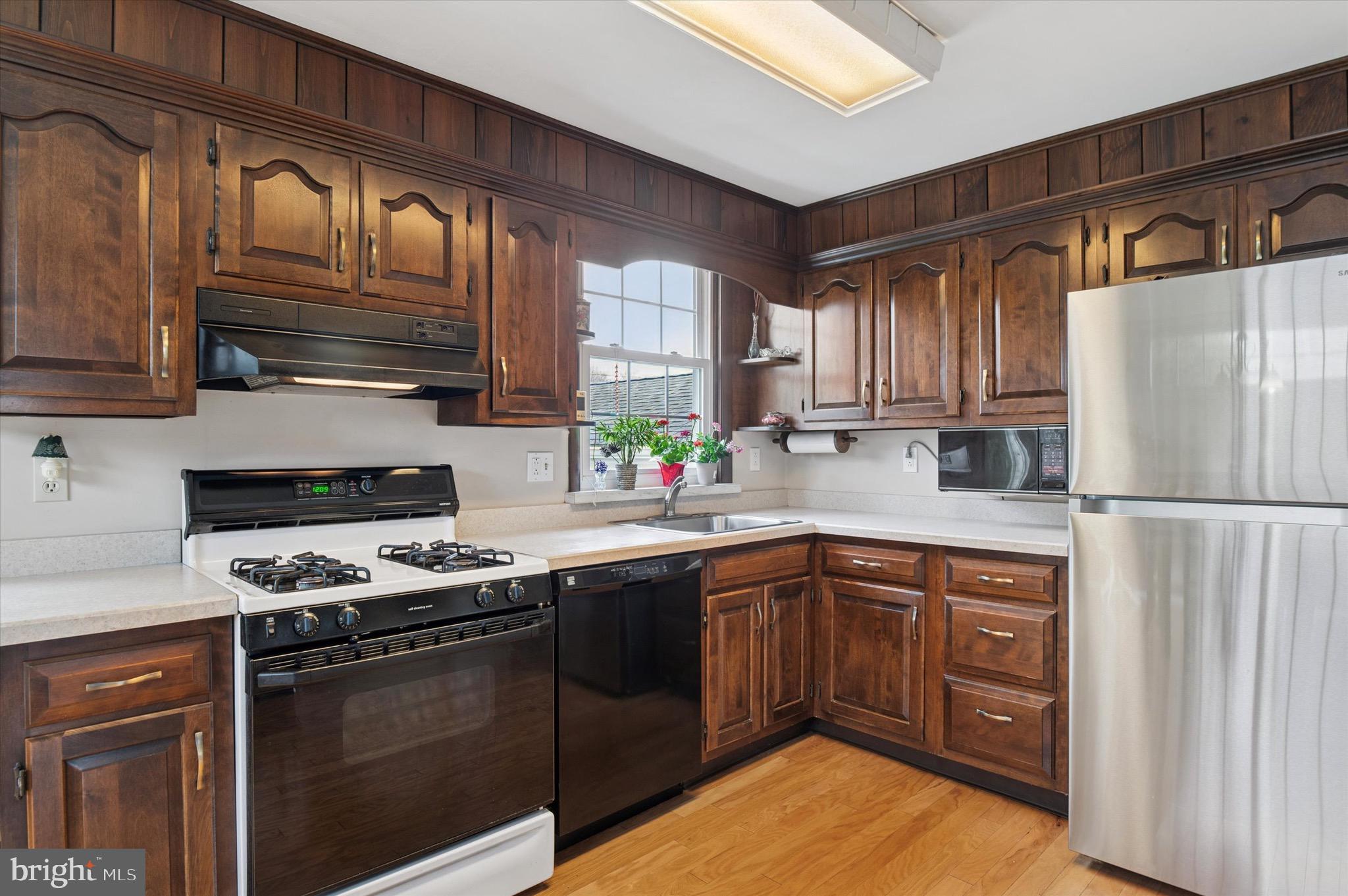 PENNELL MANOR - Residential