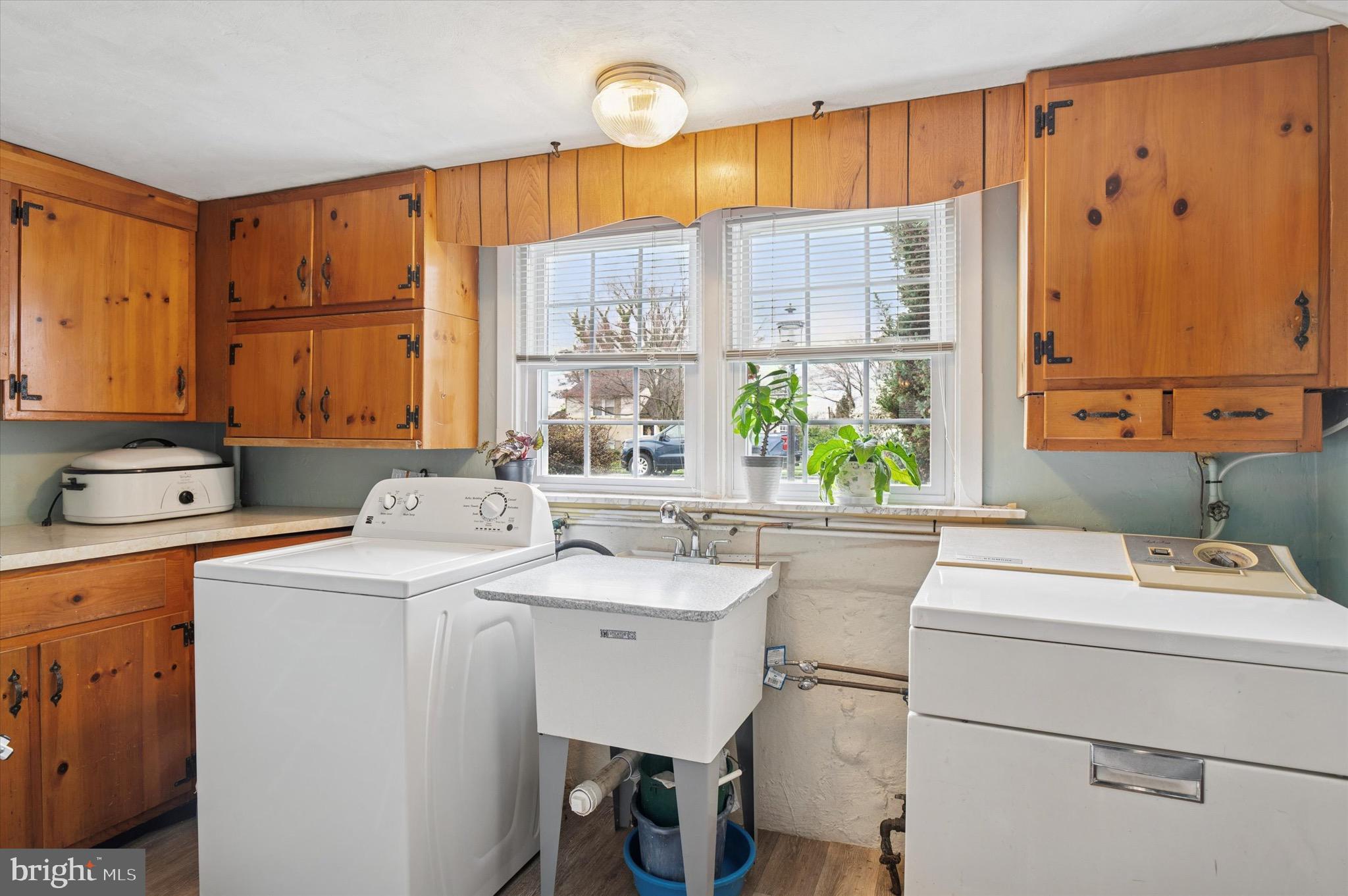 PENNELL MANOR - Residential