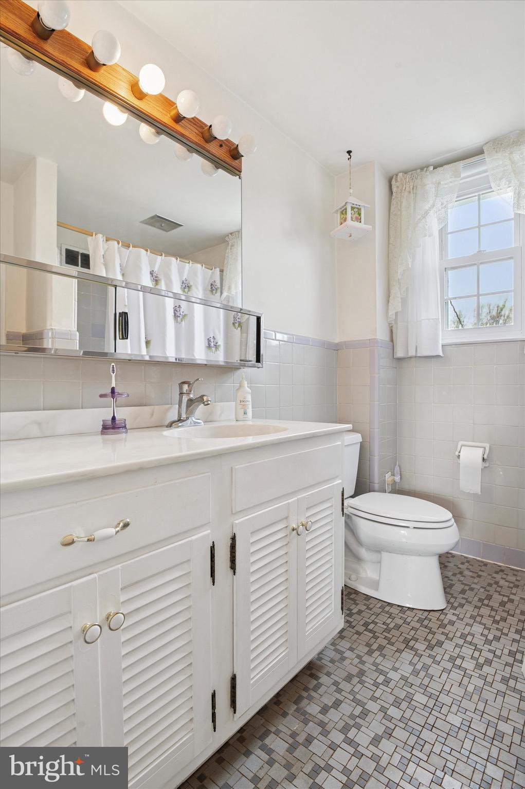 PENNELL MANOR - Residential