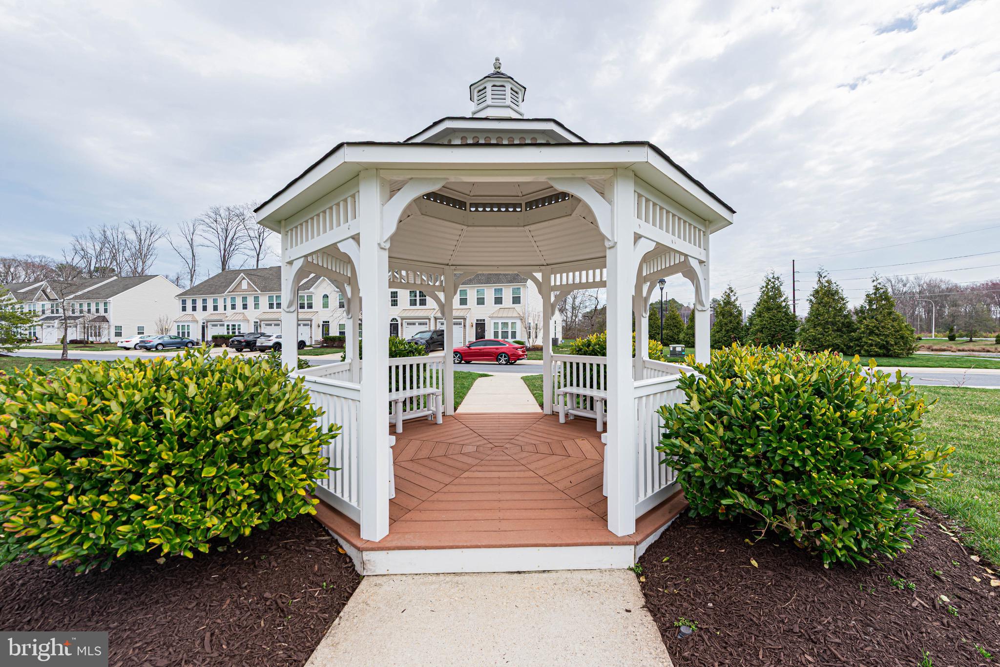 SHOREVIEW WOODS - Residential
