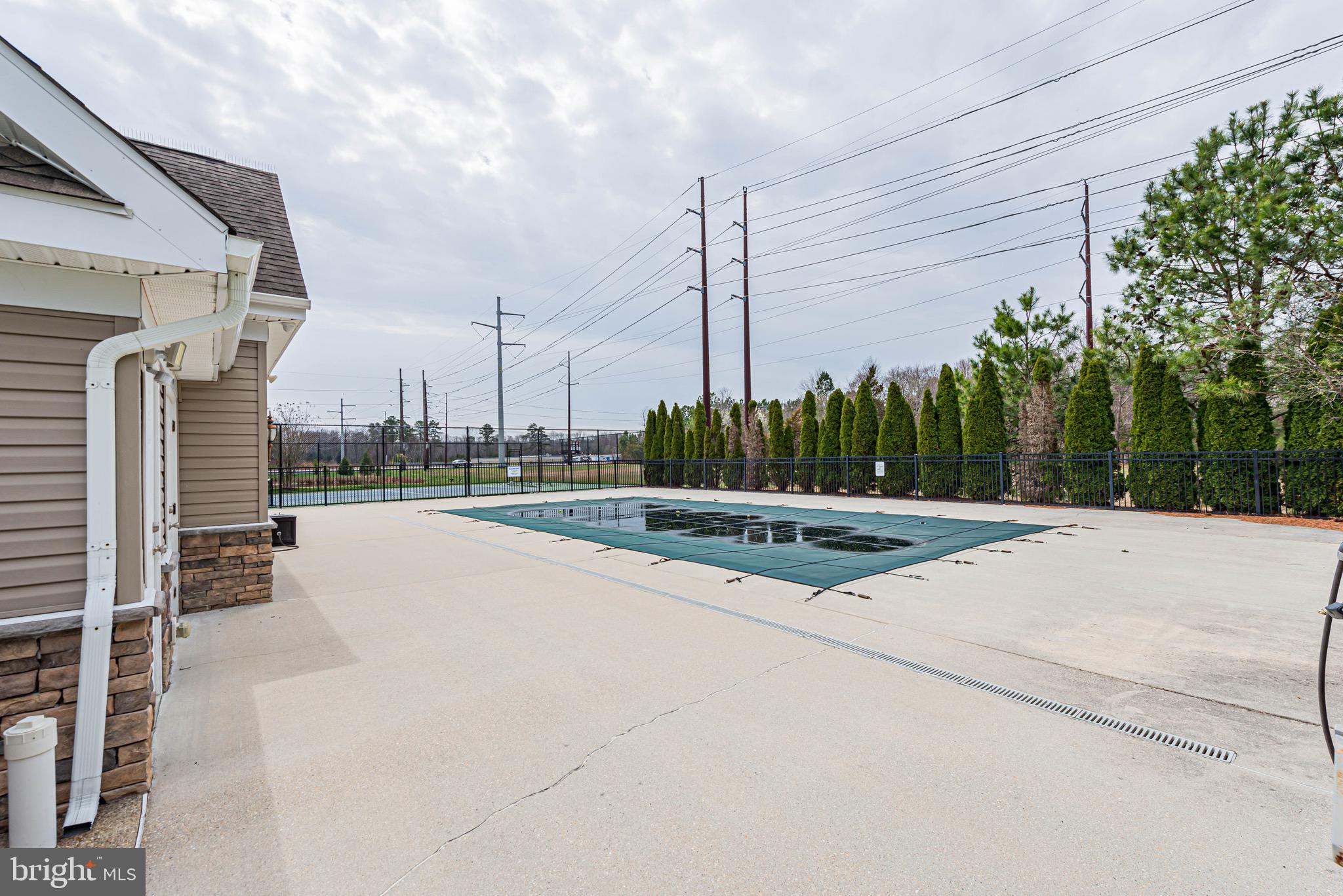 SHOREVIEW WOODS - Residential