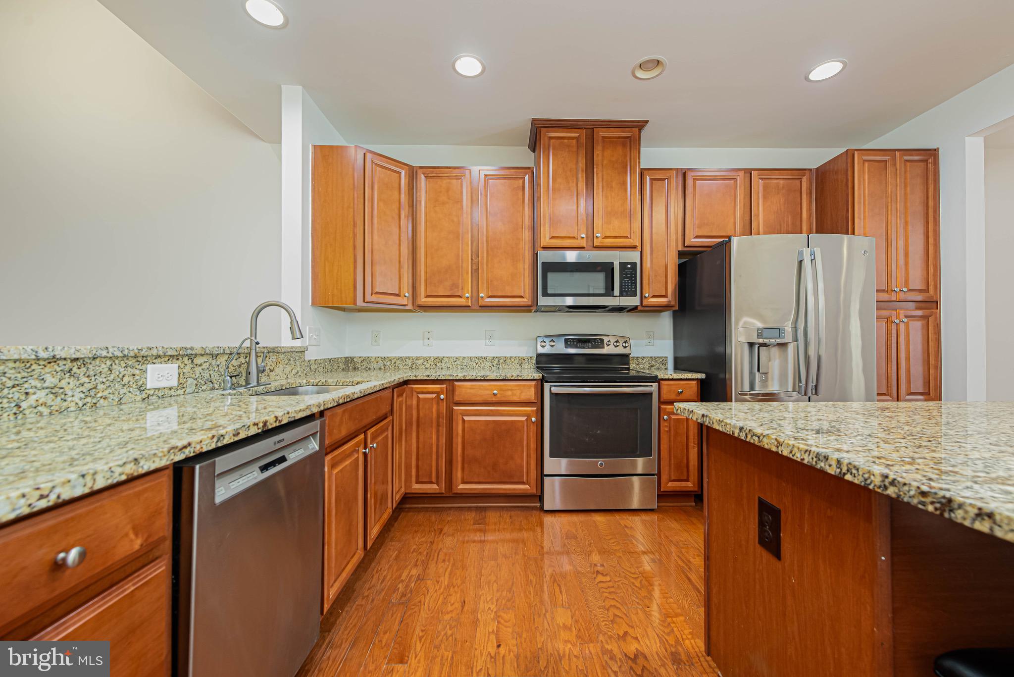 SHOREVIEW WOODS - Residential