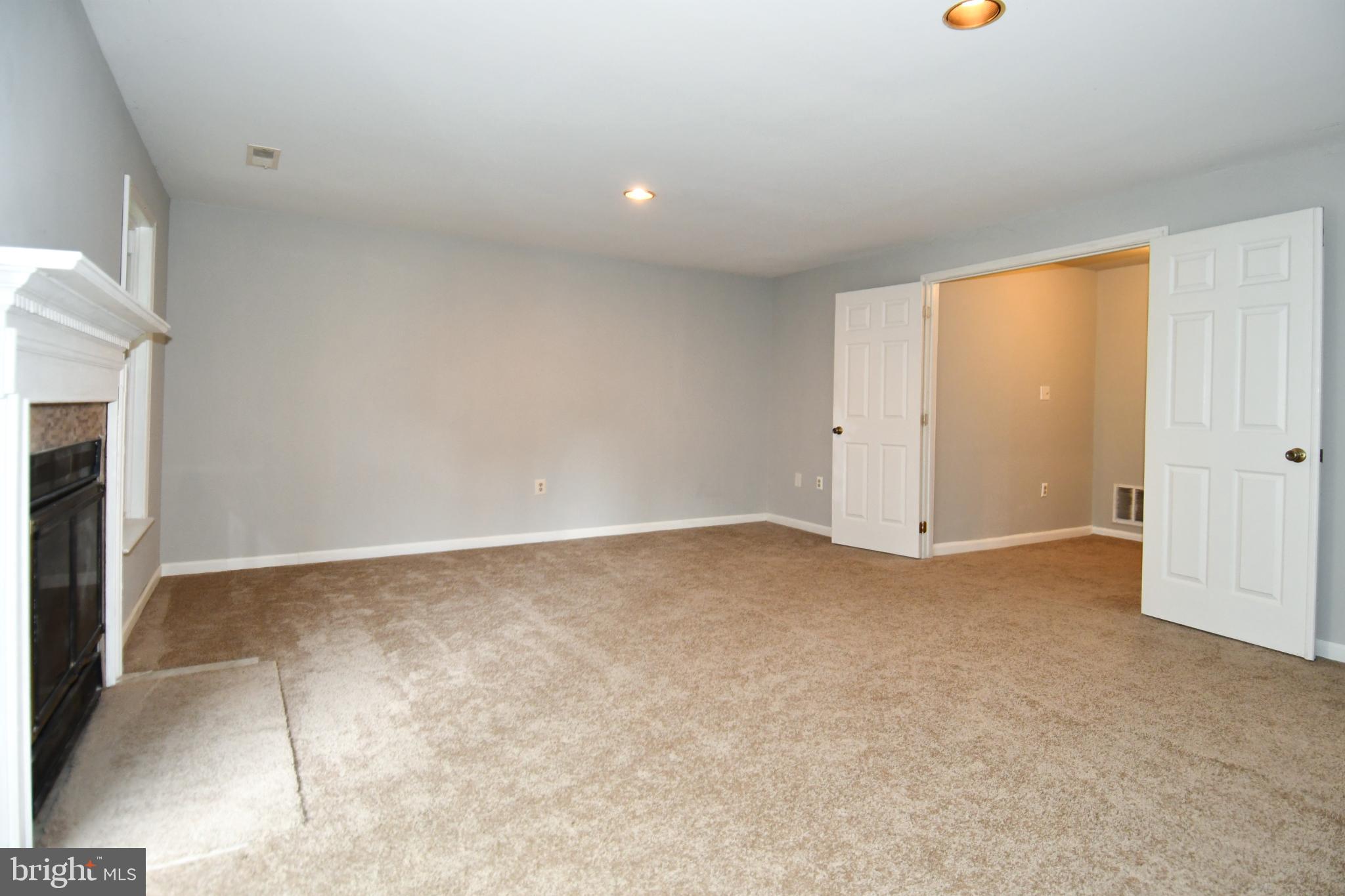 CHURCHILL TOWN SECTOR - Residential Lease