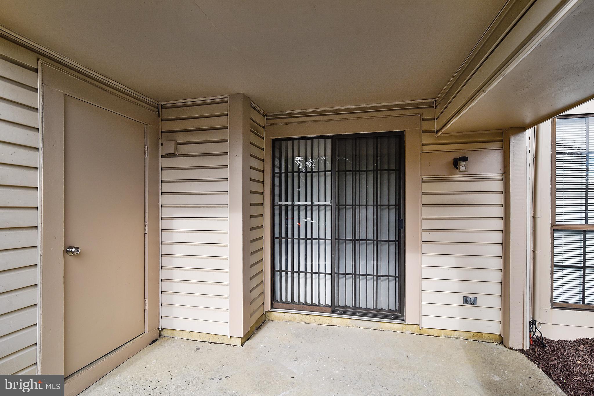 VICTORIA CROSSINGS AT MANCHESTER LAKES - Residential Lease