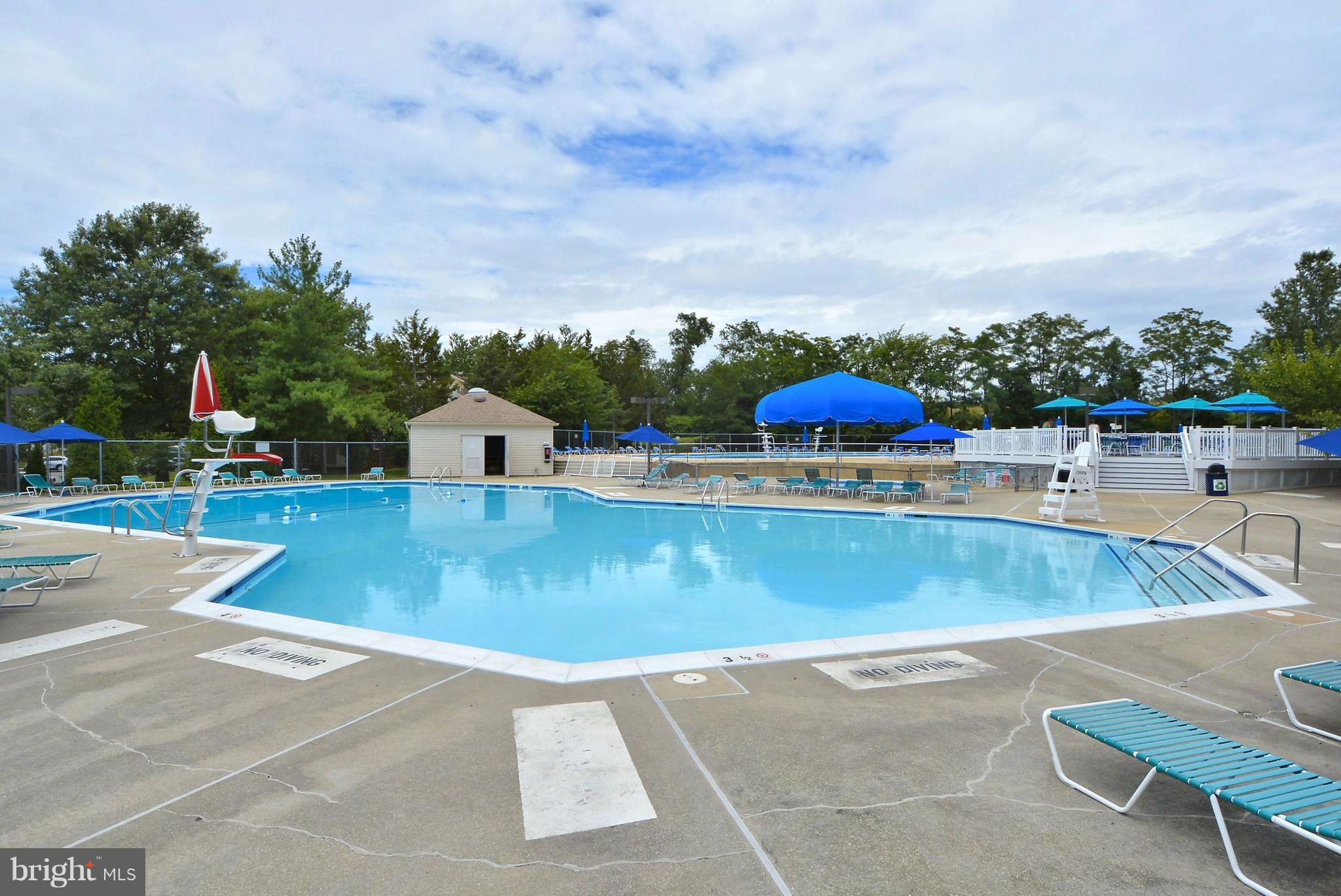 VICTORIA CROSSINGS AT MANCHESTER LAKES - Residential Lease