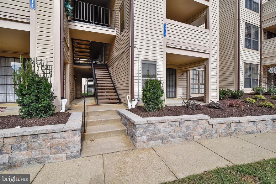 Fabulous, renovated one bedroom condo on the ground level  in Kingstowne at Victoria Crossings.  Special features include an inviting patio, cozy wood burning fireplace, new tile floors in the Living Room/Dining Room area along with new carpet in the bedroom and a renovated bath. Open kitchen with granite counters. Storage off of patio. Close to many community amenities & commuter routes.