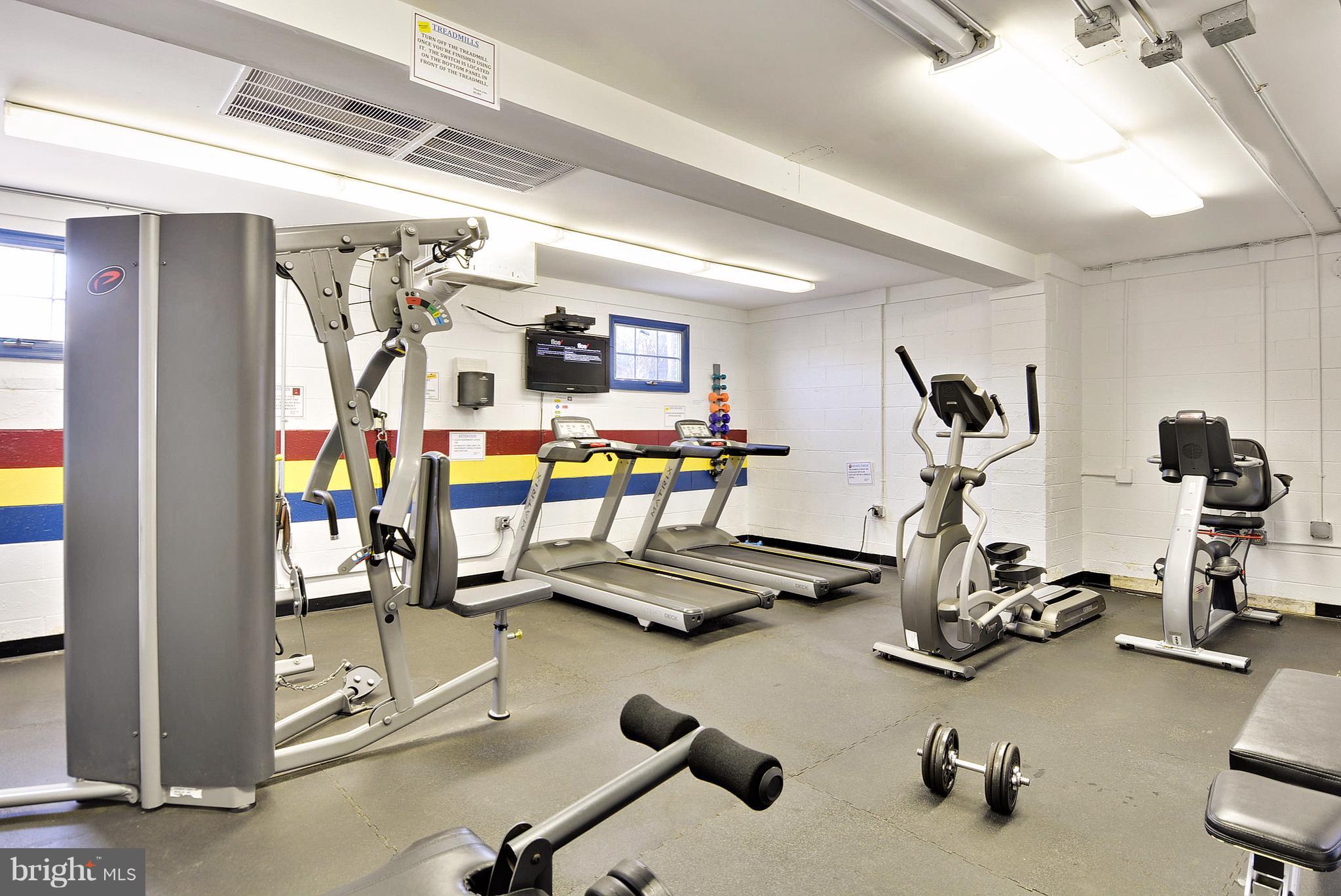 VICTORIA CROSSINGS AT MANCHESTER LAKES - Residential Lease