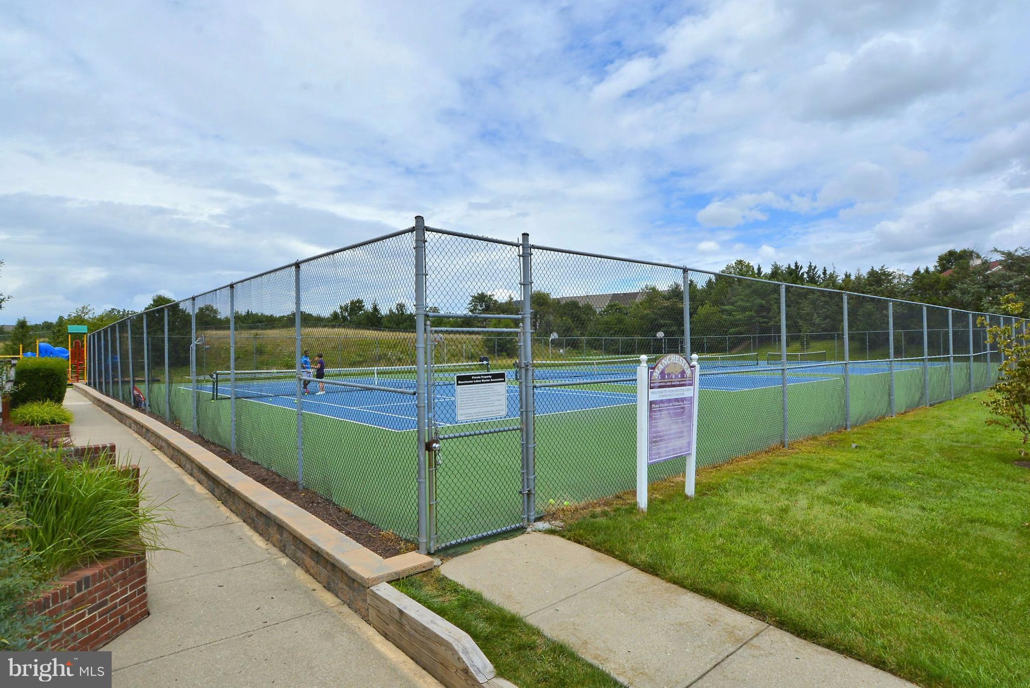 VICTORIA CROSSINGS AT MANCHESTER LAKES - Residential Lease