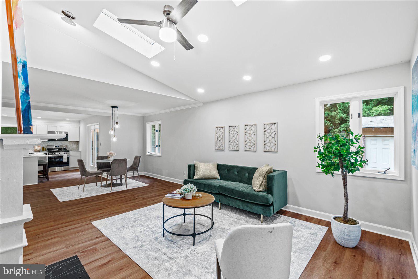 LAKE LAND OR - Residential