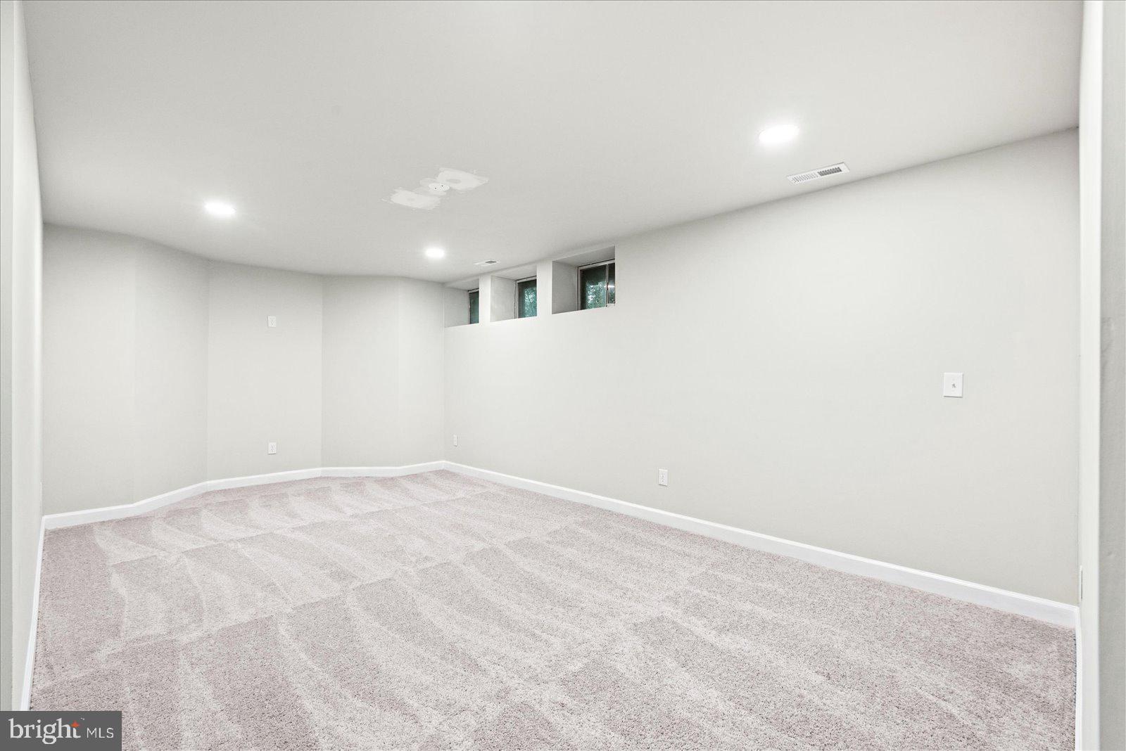 LAKE LAND OR - Residential