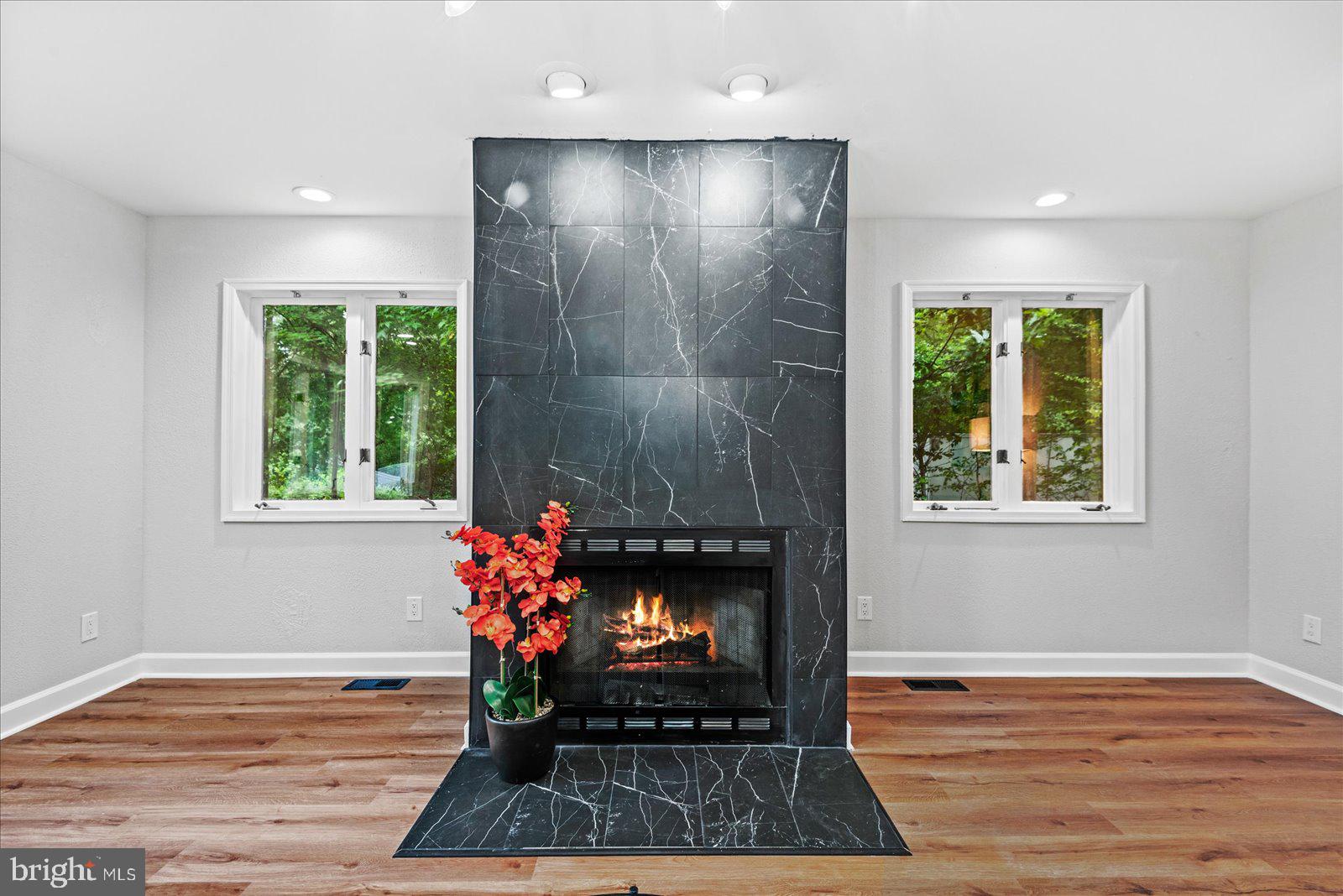 LAKE LAND OR - Residential