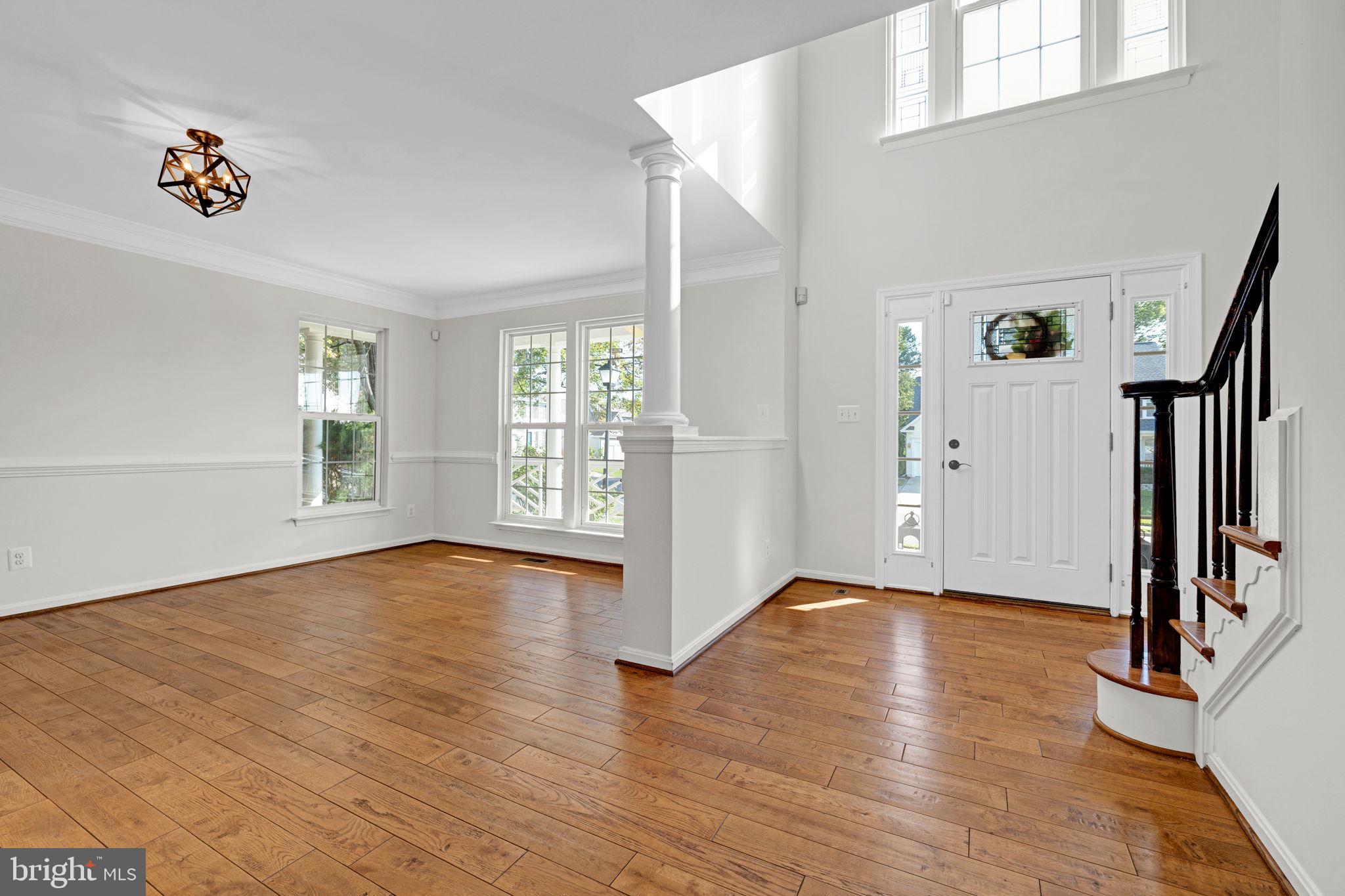 2 STONERIDGE COURT