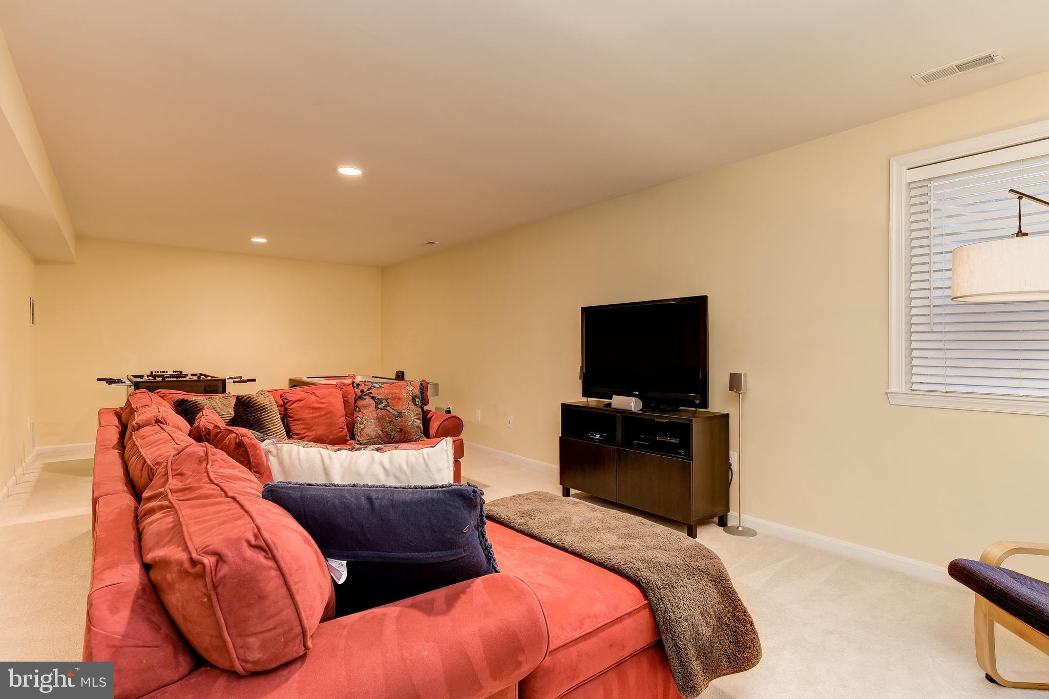 TAYLOR VILLAGE - Residential