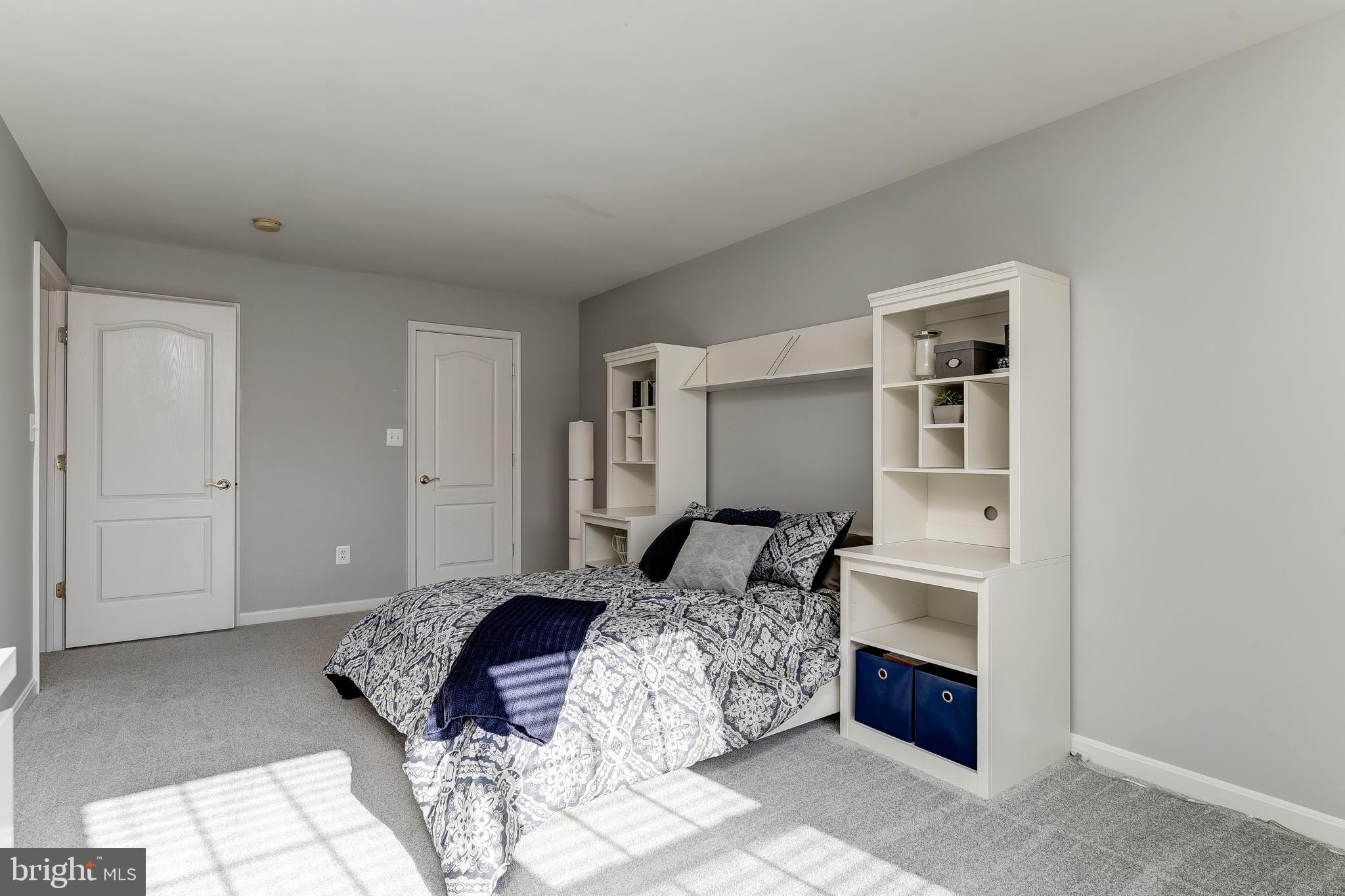 TAYLOR VILLAGE - Residential