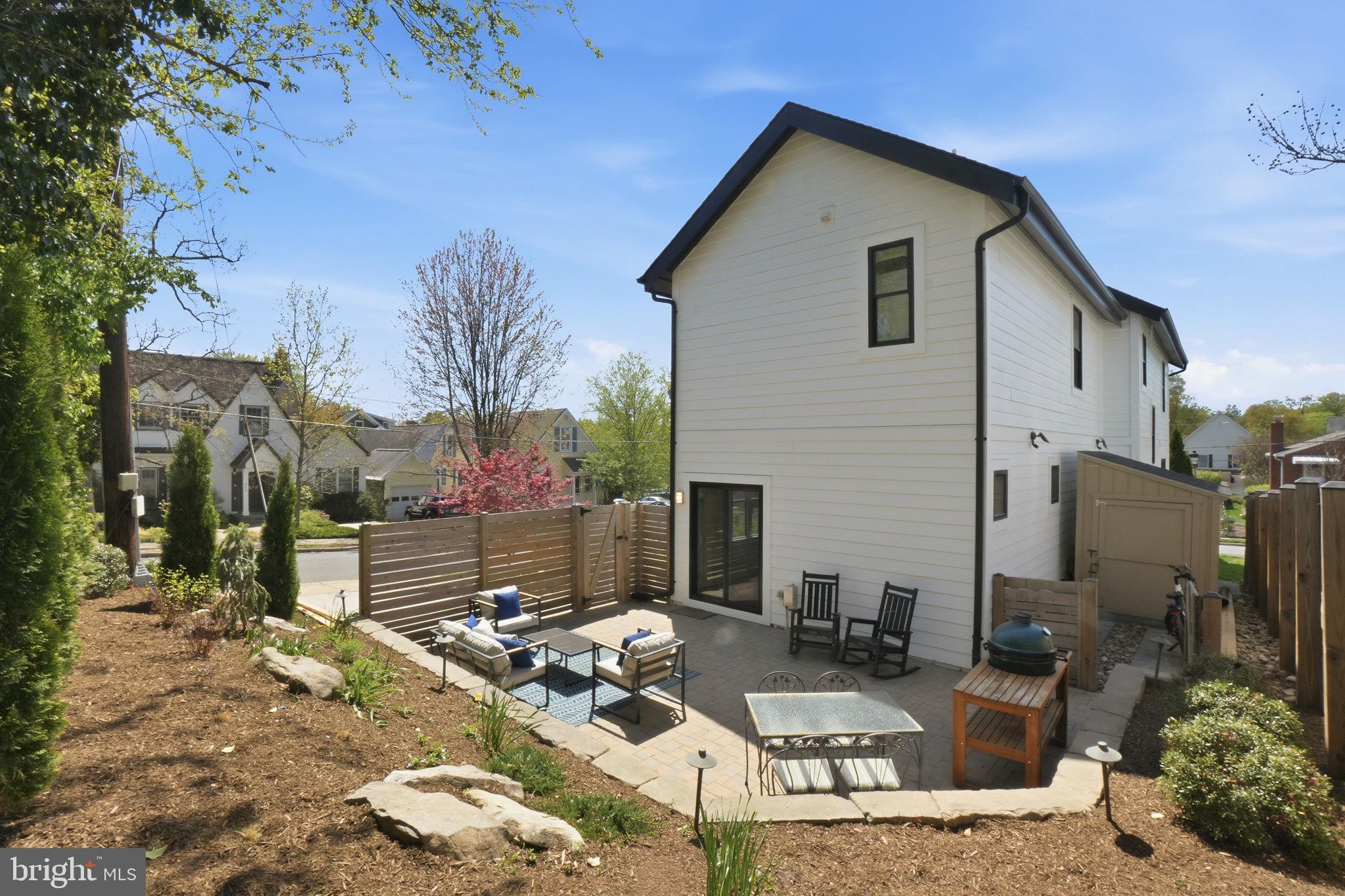 CLARENDON - Residential