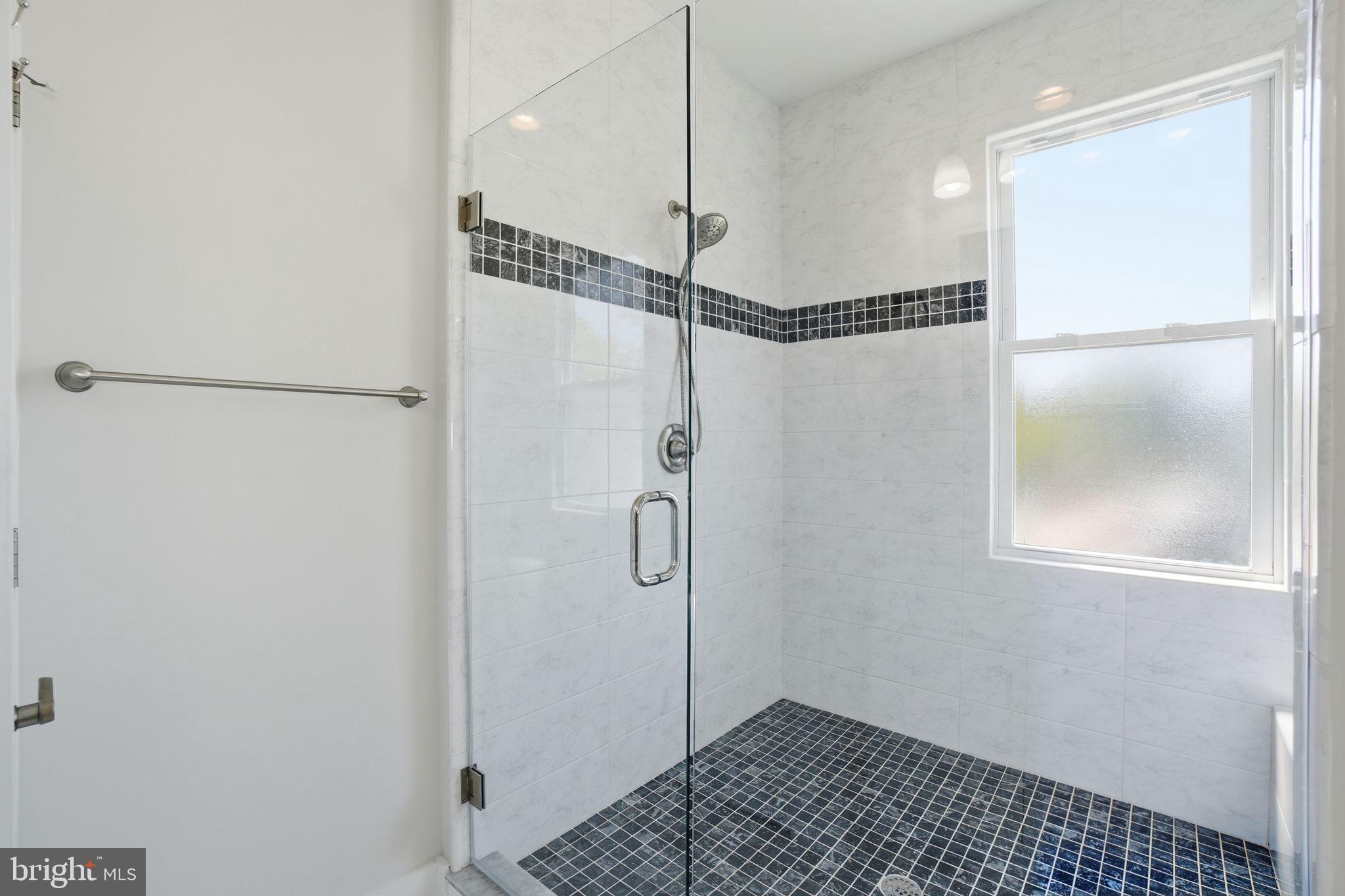 CLARENDON - Residential