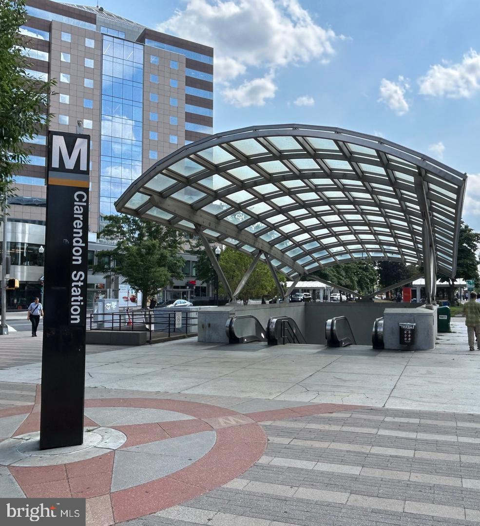 CLARENDON - Residential