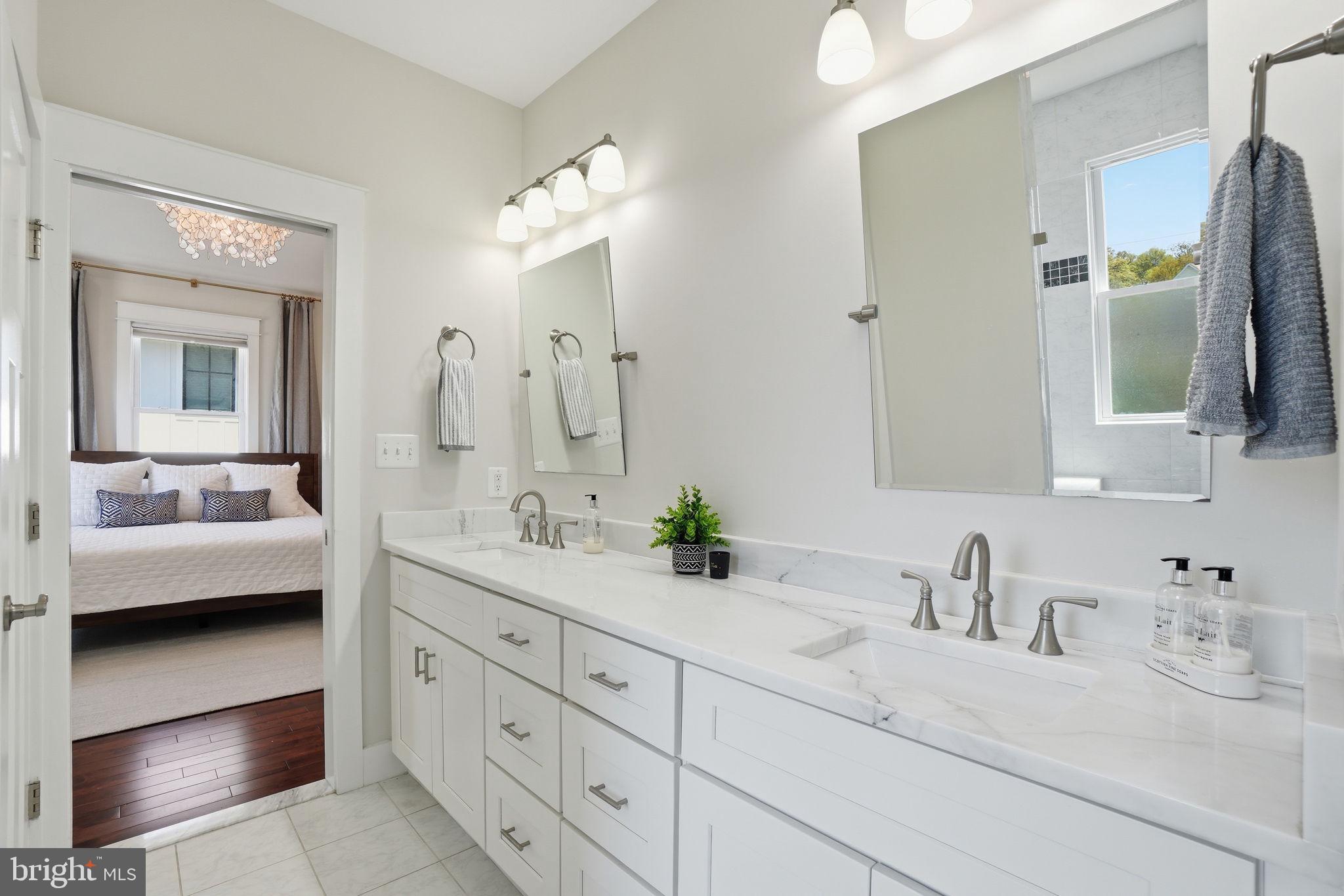 CLARENDON - Residential