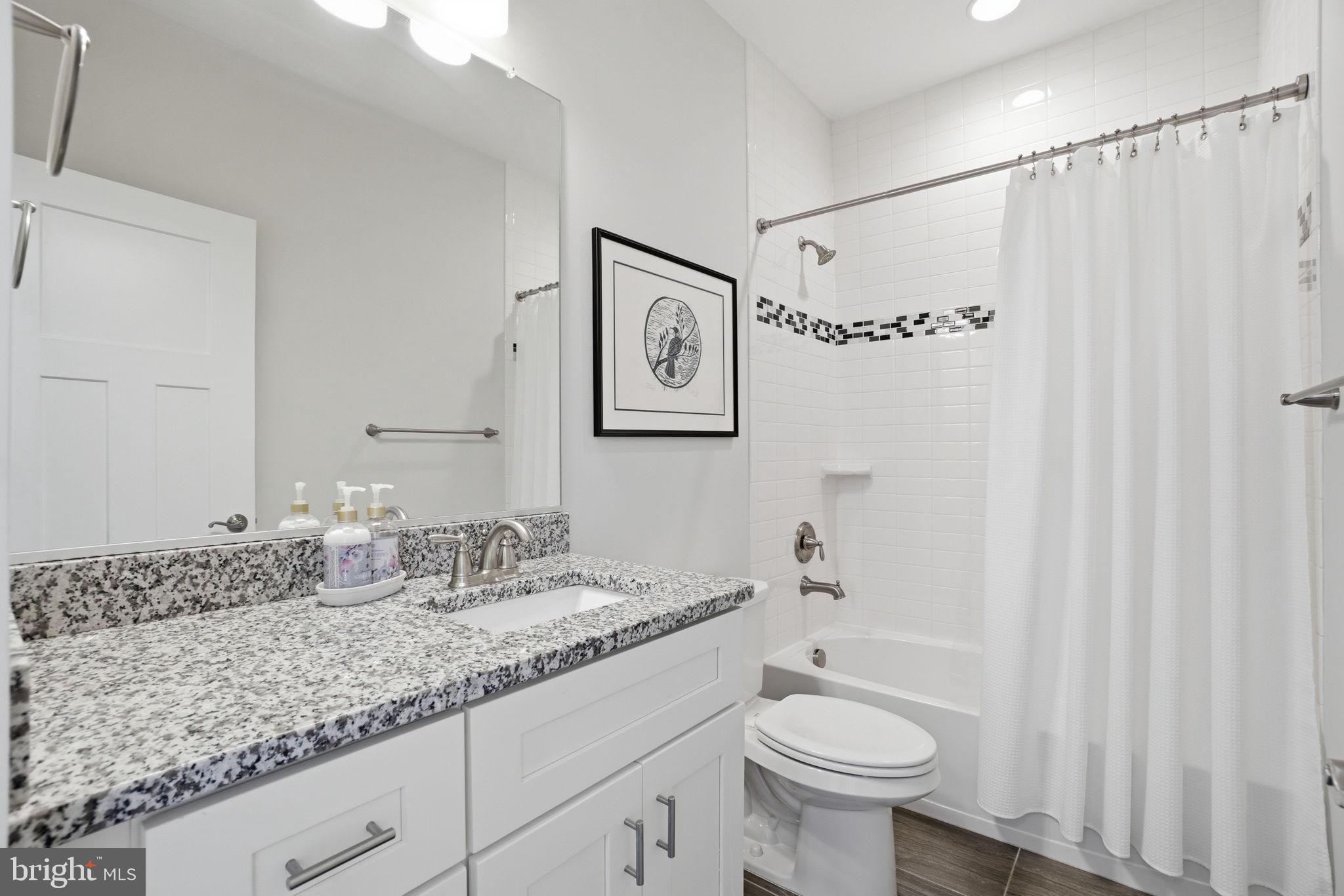 CLARENDON - Residential