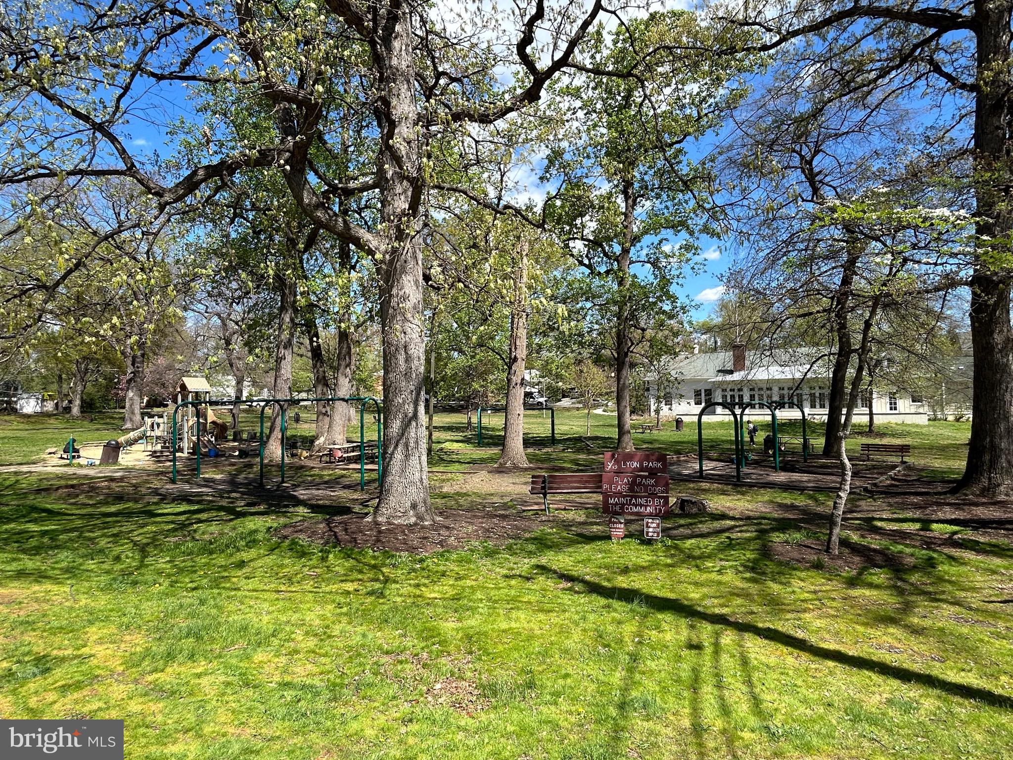 CLARENDON - Residential